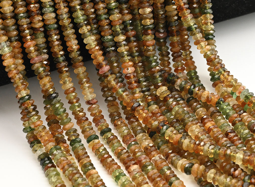 Бусины из турмалина зеленого рондель 5мм, 38см, 185 бусин Радуга камня