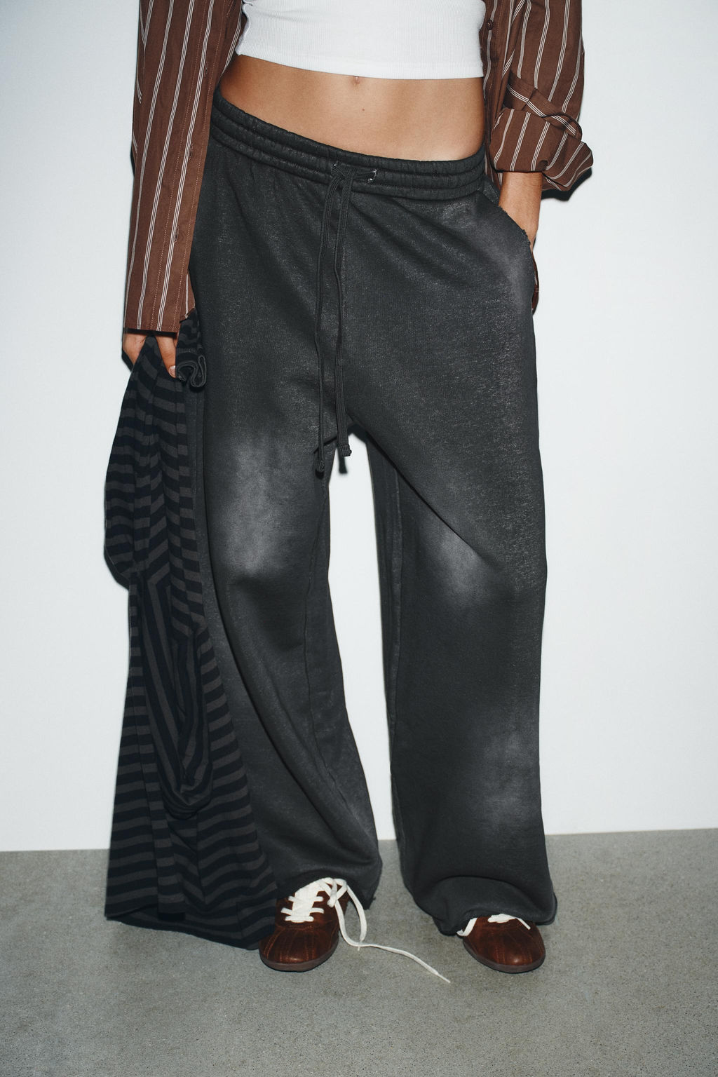 WASHED-EFFECT SLUB KNIT TROUSERS - Zara фото 2