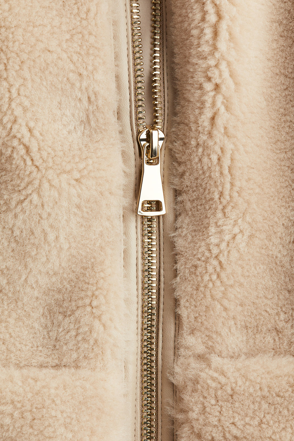 Chaleco en peluche con capucha - H&m фото 6