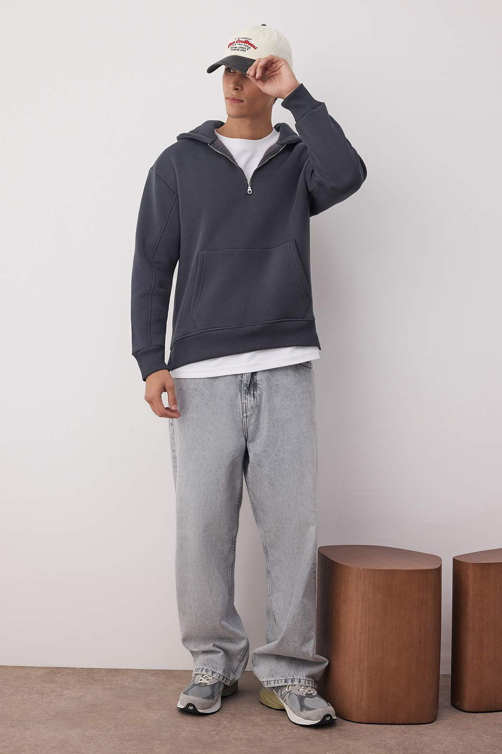 Antrasit Oversize/Genis Kesim Fermuarl? Kapusonlu Ici Polarl? Basic Sweatshirt TMNAW25SW00050