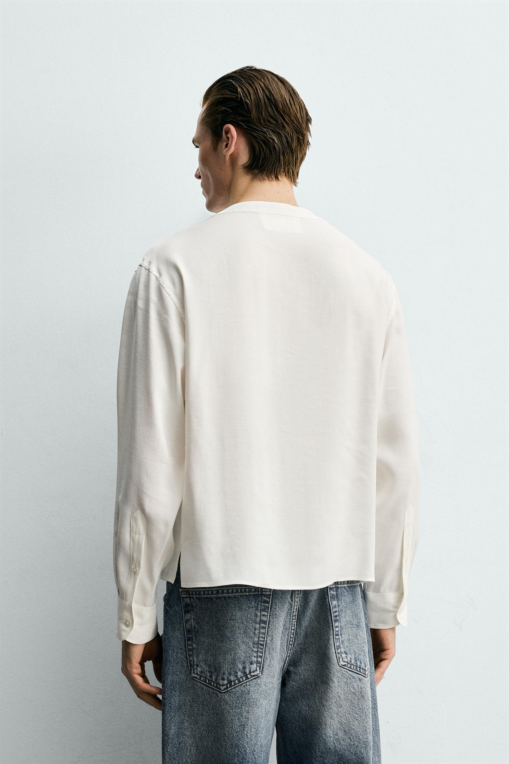 CAMISA FLUIDA CUELLO PICO / Blanco - Zara фото 3