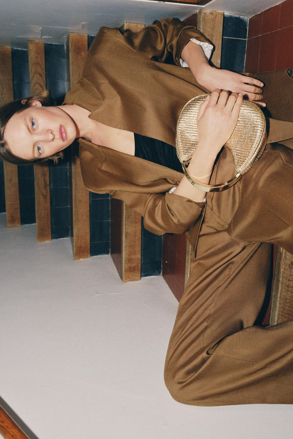 BOLSO DETALLE ASA MET?LICA / Dorado