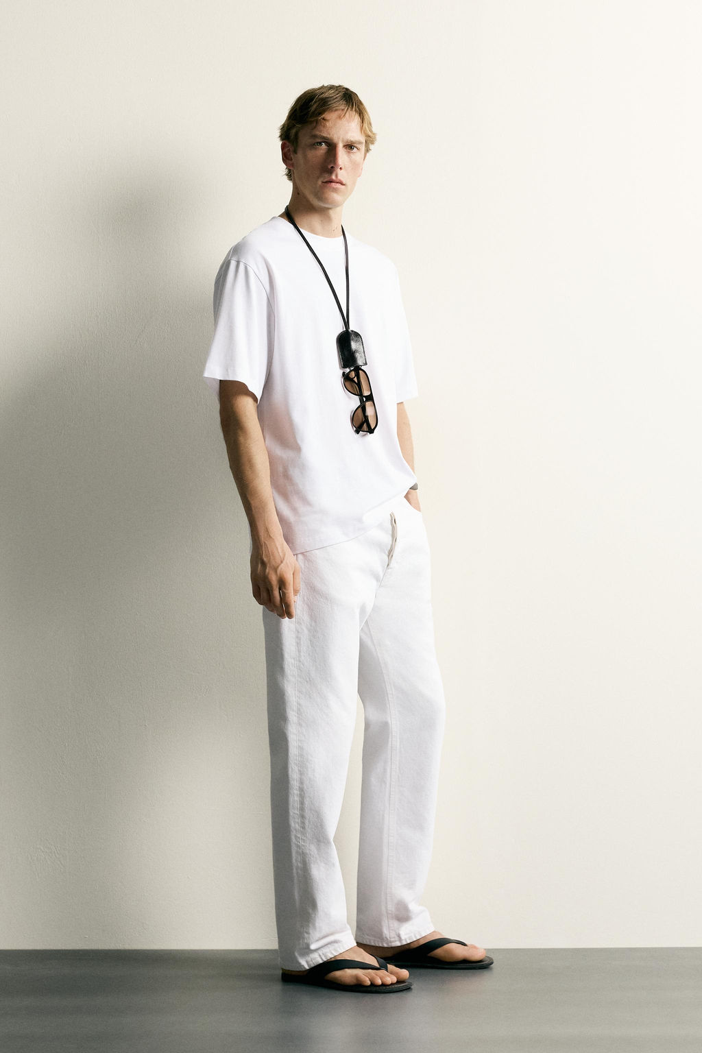 CAMISETA RELAXED FIT BORDADO / Blanco - Zara фото 4