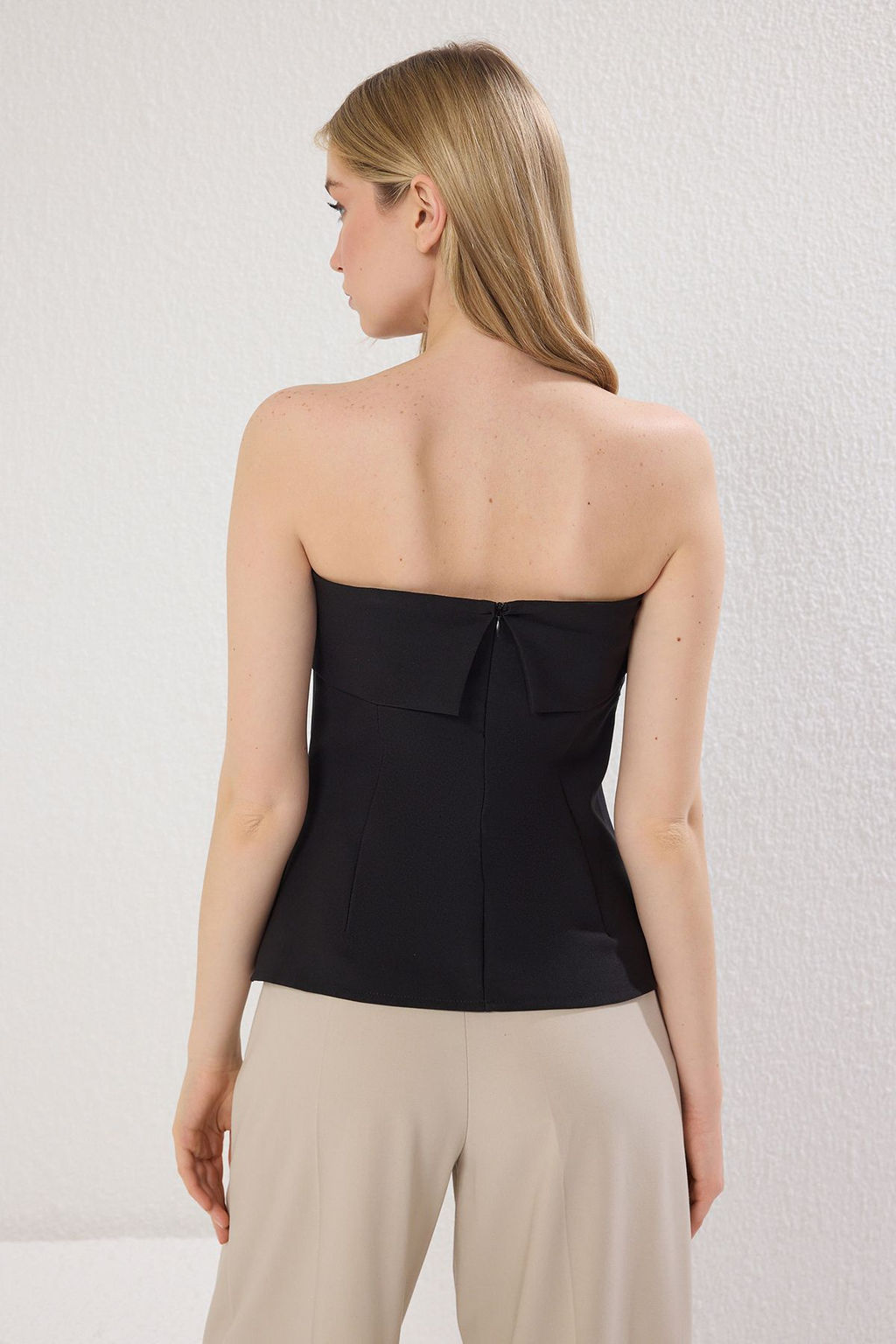 Siyah Fermuar Detayl? Straplez Fitted Dokuma Bluz TWOSS25BZ00422 - Trendyolmilla фото 5