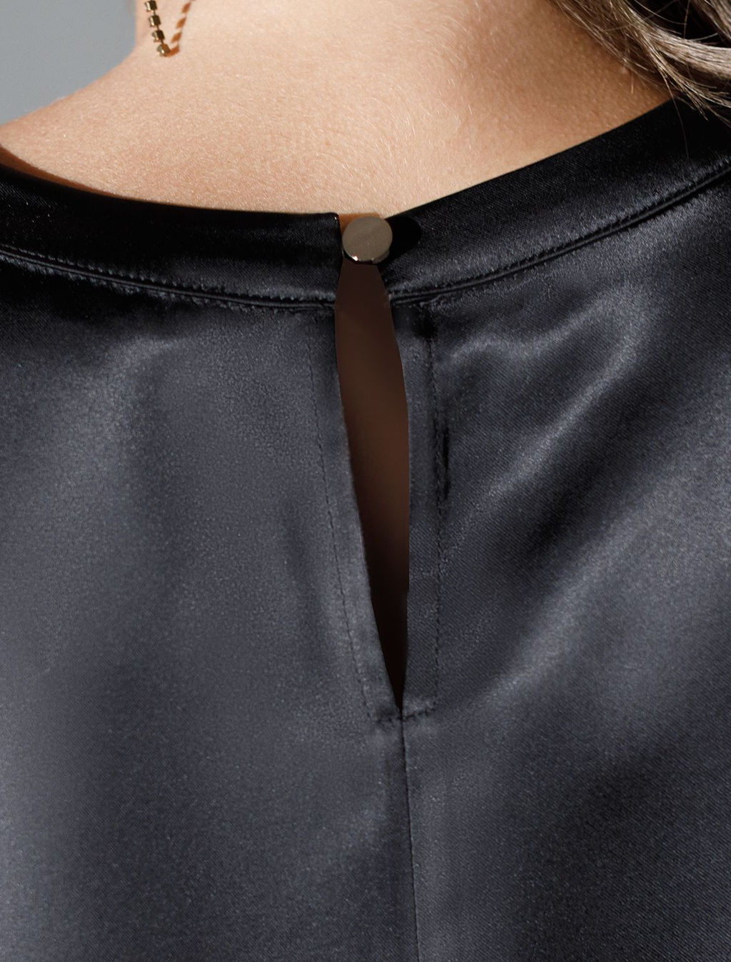 Блузка свободная из струящегося плотного сатина - Vilatte фото 3