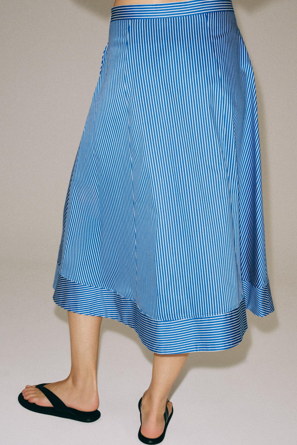 FALDA CAPA RAYAS ZW COLLECTION / Azul / Blanco - Zara фото 3