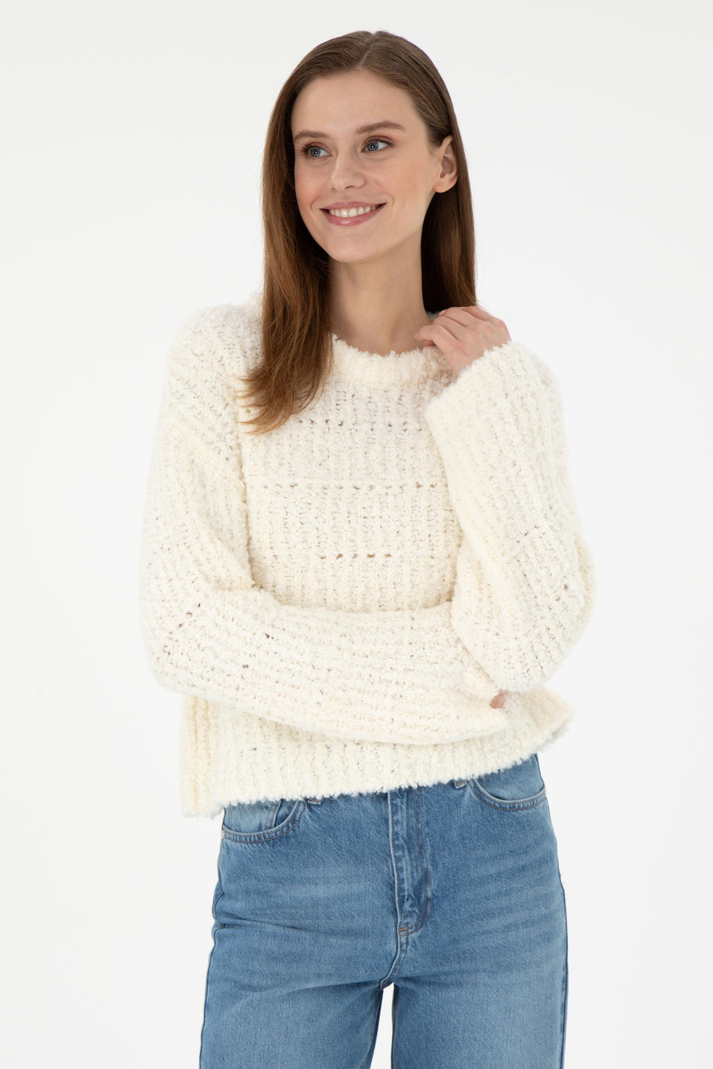 Женский кремовый свитер с круглым вырезом Неожиданная скидка в корзине