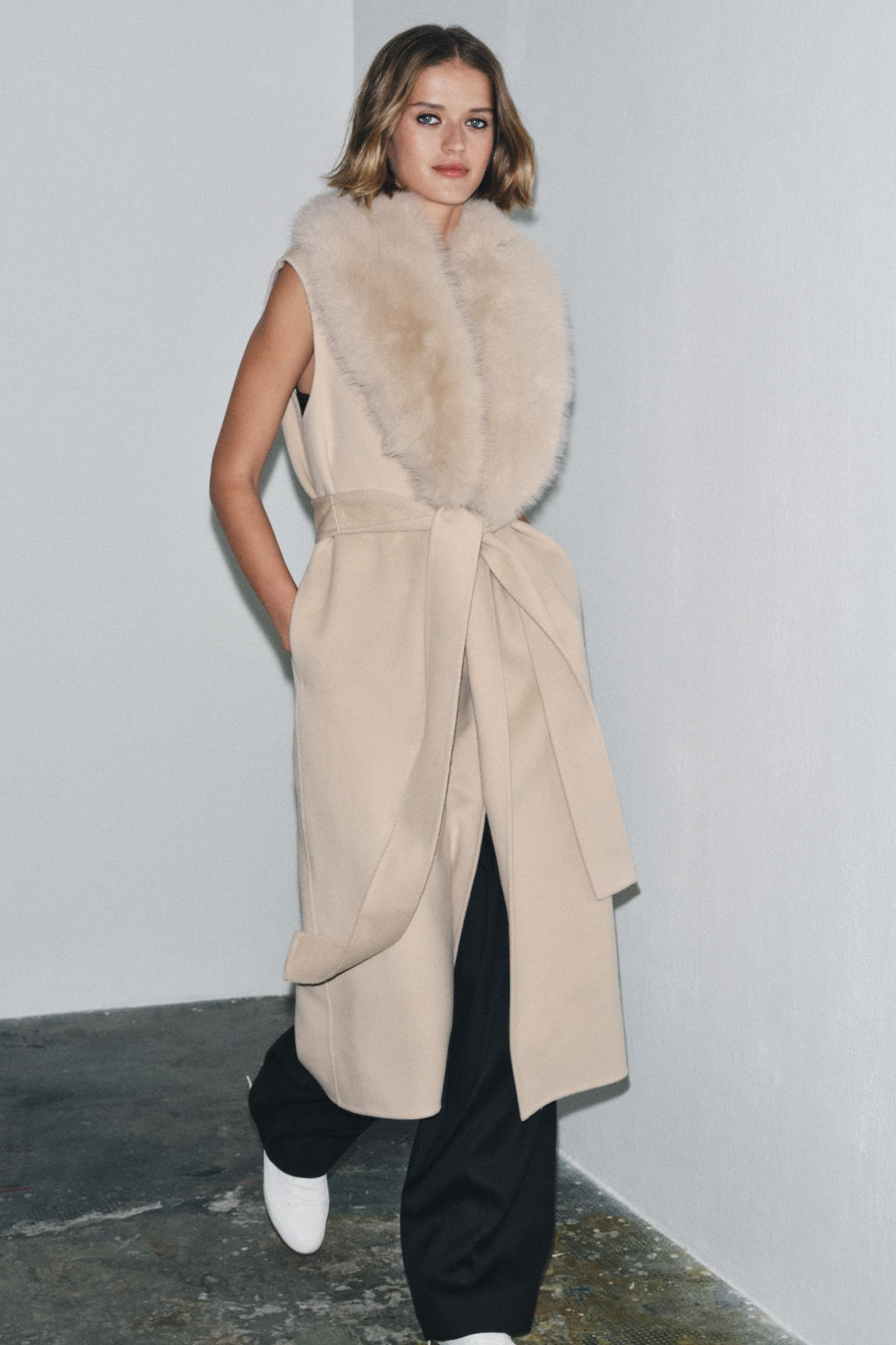 ZW COLLECTION FAUX FUR COLLAR WAISTCOAT - Zara фото 2