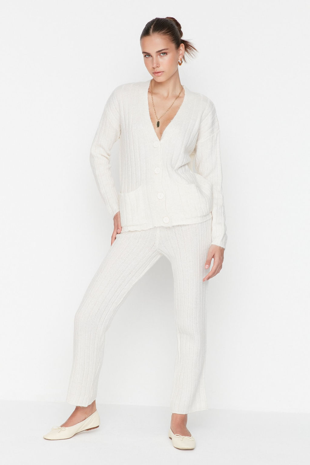 Ekru Genis Kal?p Yumusak Dokulu Triko Alt-Ust Tak?m TWOAW22AU0128