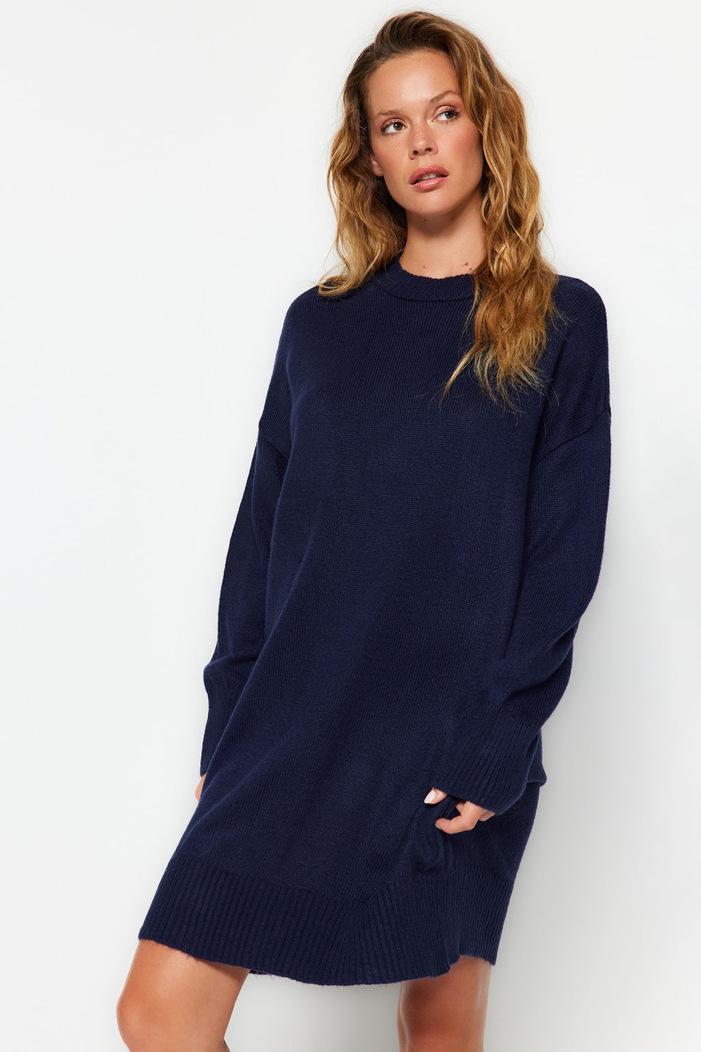 TRENDYOLMILLA Antrasit Mini Triko Super Genis Kal?p Yumusak Dokulu Elbise TWOAW24EL00035  фото 10