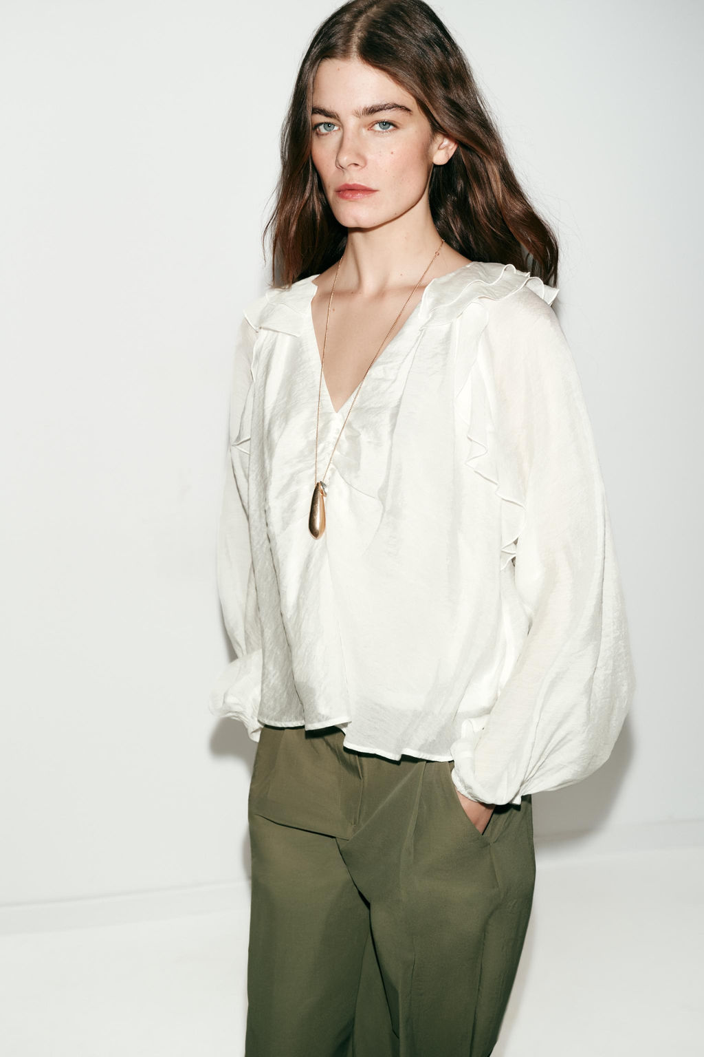 BLUSA VOLANTES FRUNCES / Blanco - Zara фото 2