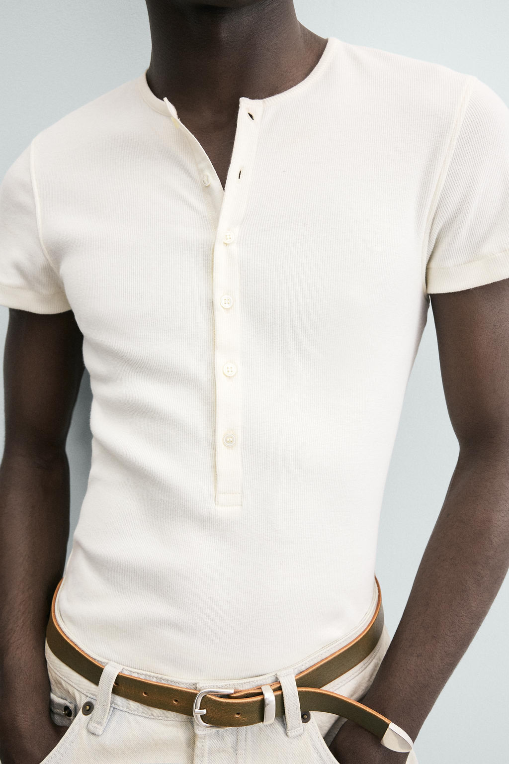CAMISETA RIB CUELLO PANADERO / Blanco roto