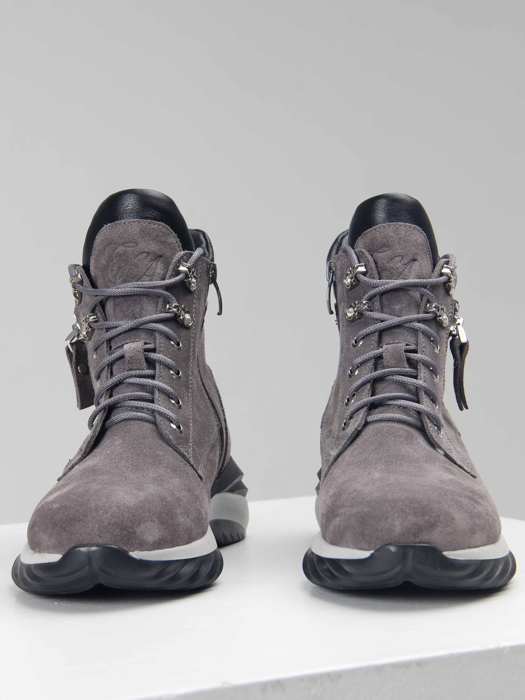 Ботинки 261.uno2bl. серый замок замша/Байка