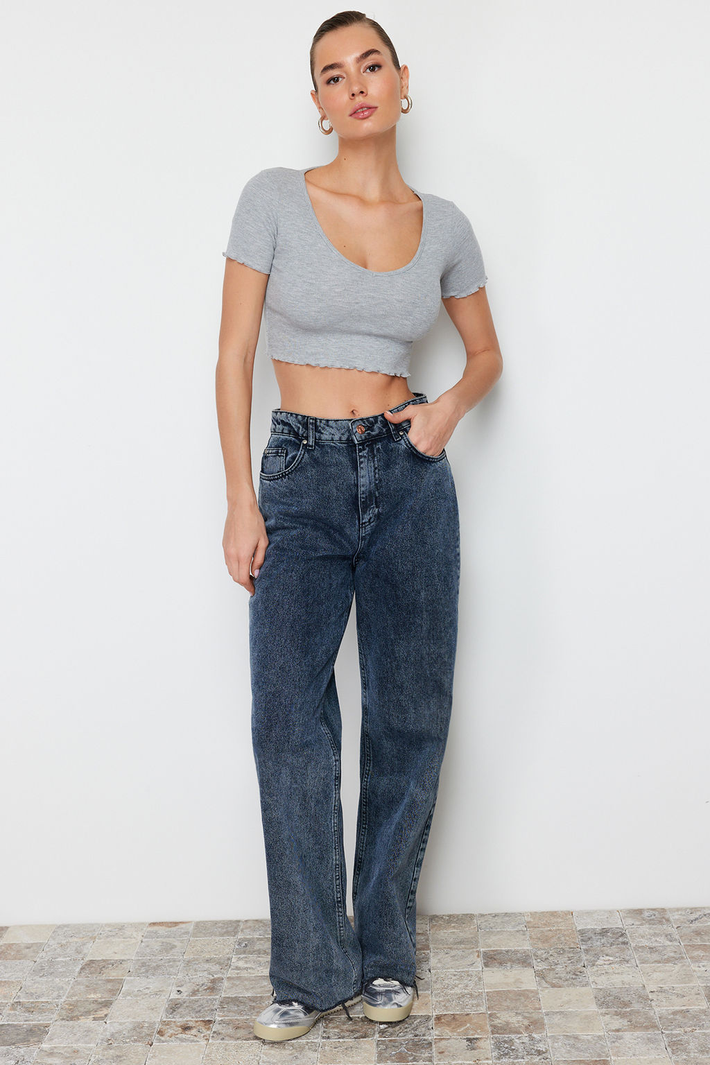 Siyah Havuz Yaka Baby Overlok Detayl? Crop Fitilli Esnek Orme Bluz TWOSS24BZ00197 - Trendyolmilla фото 10