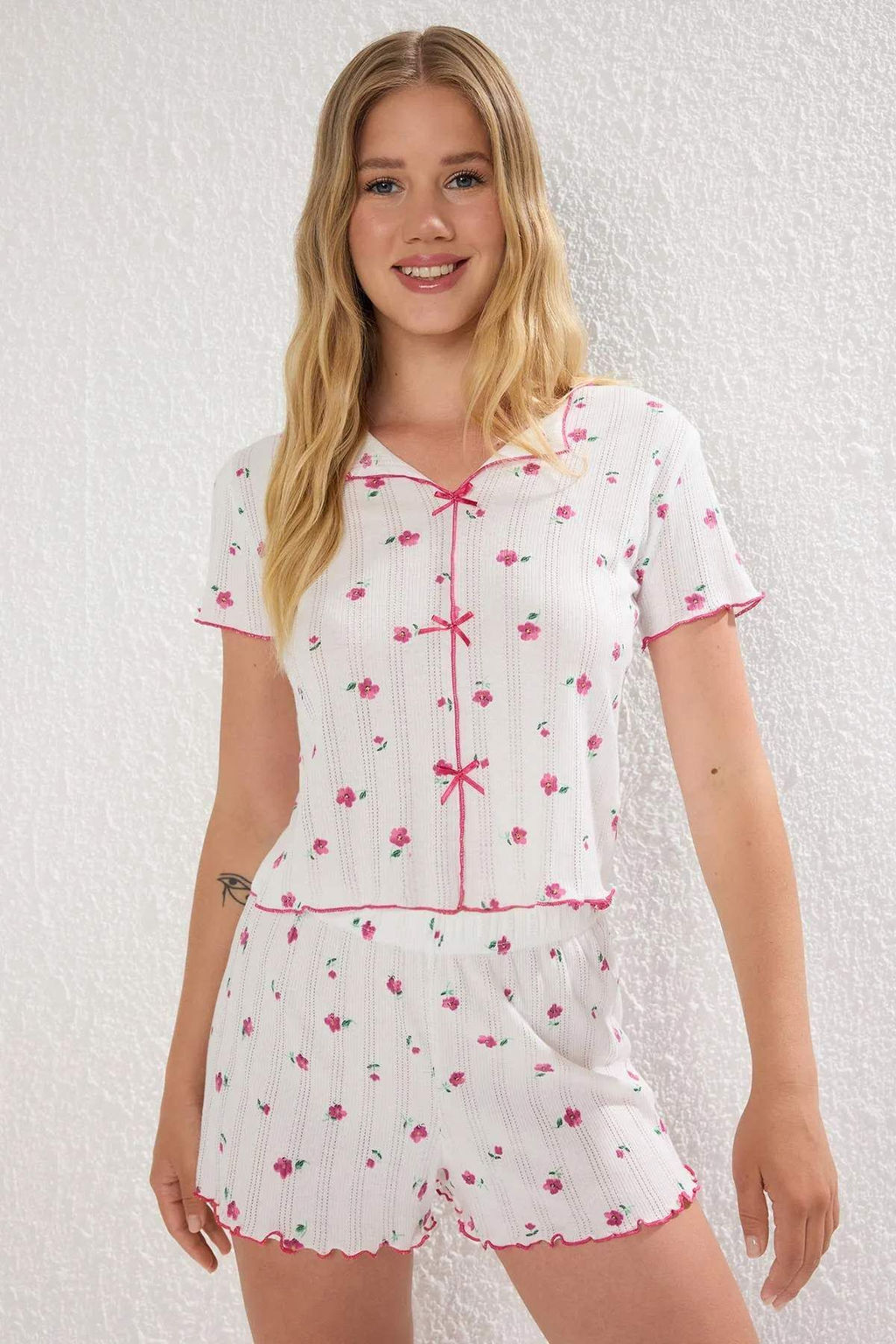 Trendyolmilla Beyaz %100 Pamuklu Cicekli Kurdele/Fiyonklu Fitilli Orme Pijama Tak?m? THMSS25PT00434 фото 7