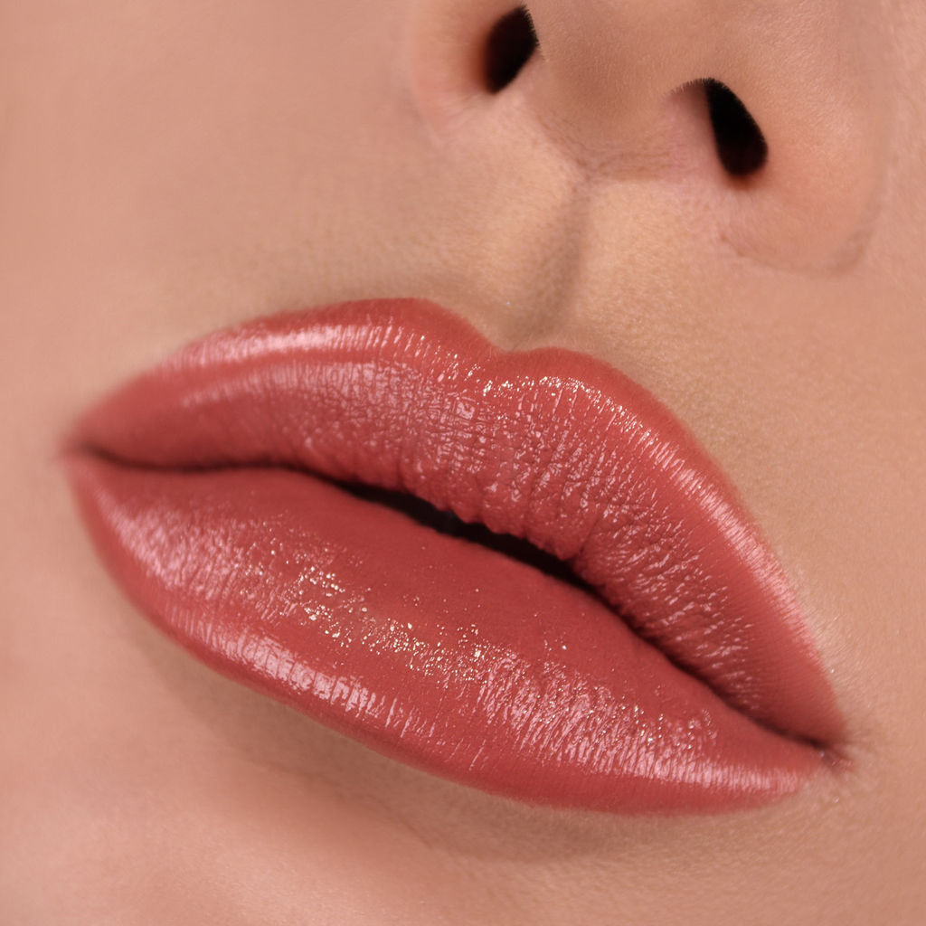 Губная помада PARTY тон №132 ореховый десерт NEW 4.3г