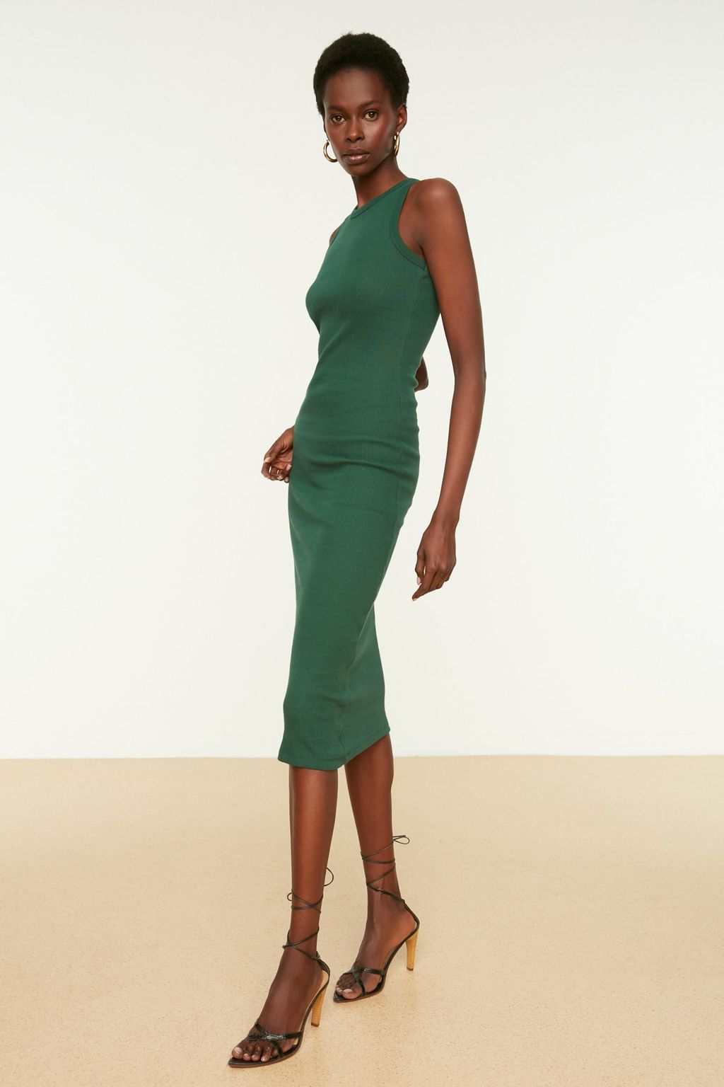 TRENDYOLMILLA Siyah Fitilli Bodycone/Vucuda Oturan Bisiklet Yaka Esnek Midi Orme Kalem Elbise TWOSS22EL1575 фото 9