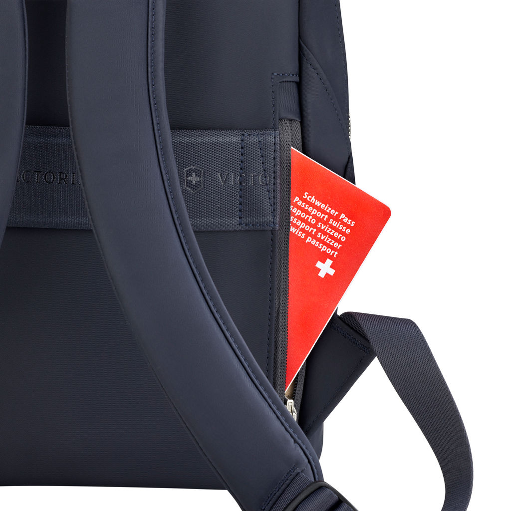 Рюкзак Victoria Signature Compact Backpack VICTORINOX 612204  фото 10