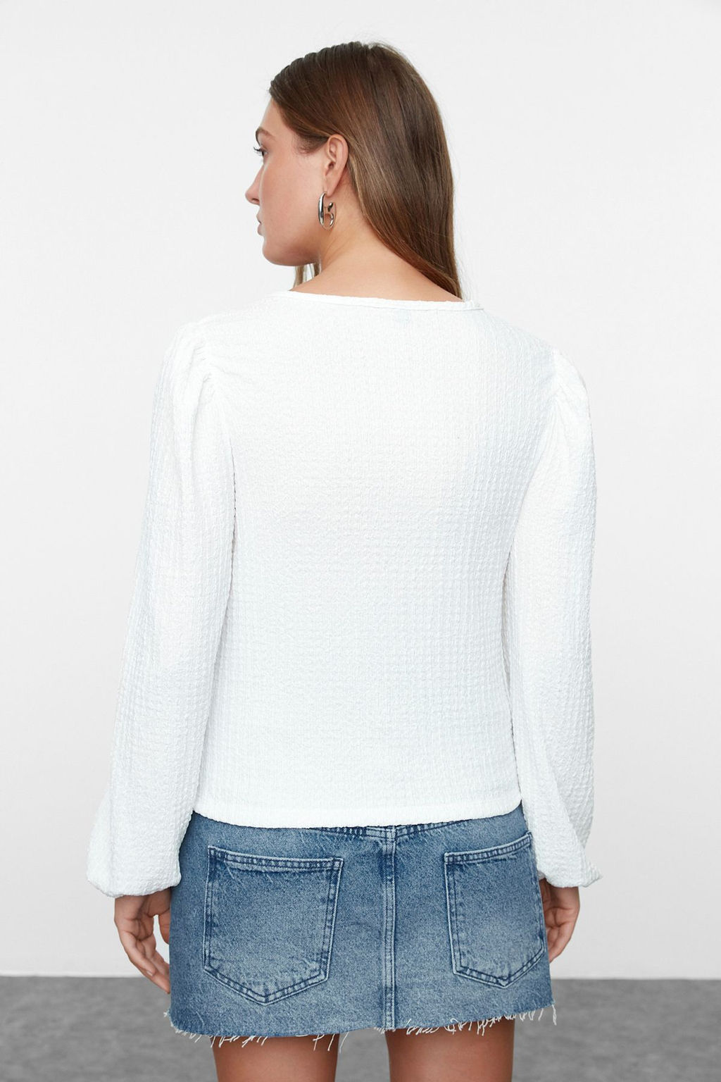 Beyaz Dokulu Regular/Normal Kal?p Uzun Kollu Esnek Orme Bluz TWOAW25BZ00226 - Trendyolmilla фото 5