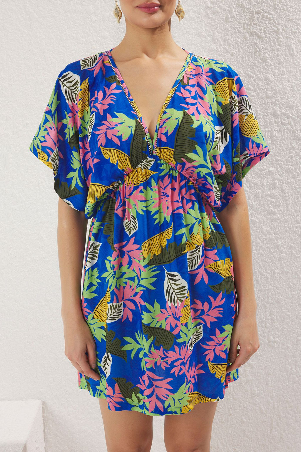 Cicek Desenli Dokuma S?rt Dekolteli Plaj Mini Elbise TBESS25EL00090