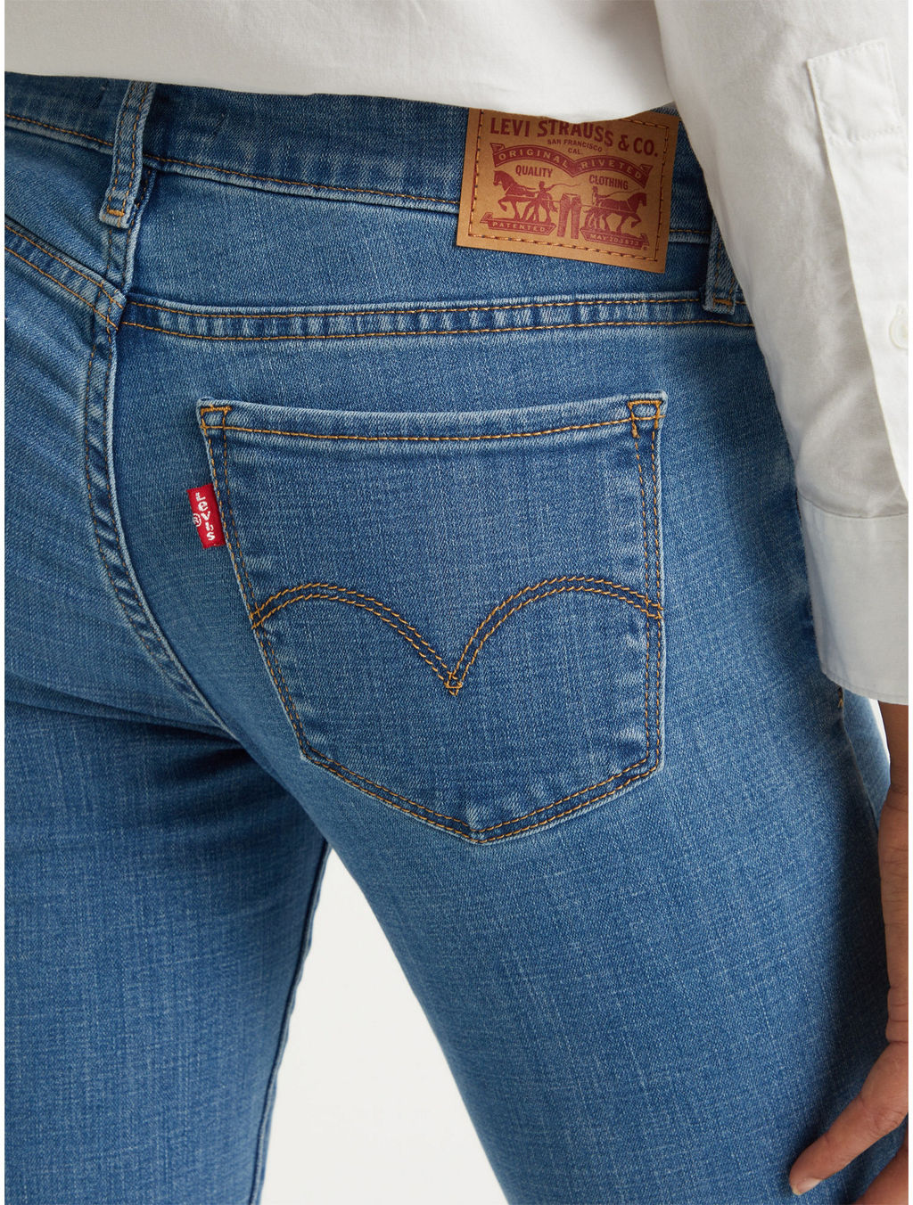 Джинсы женские