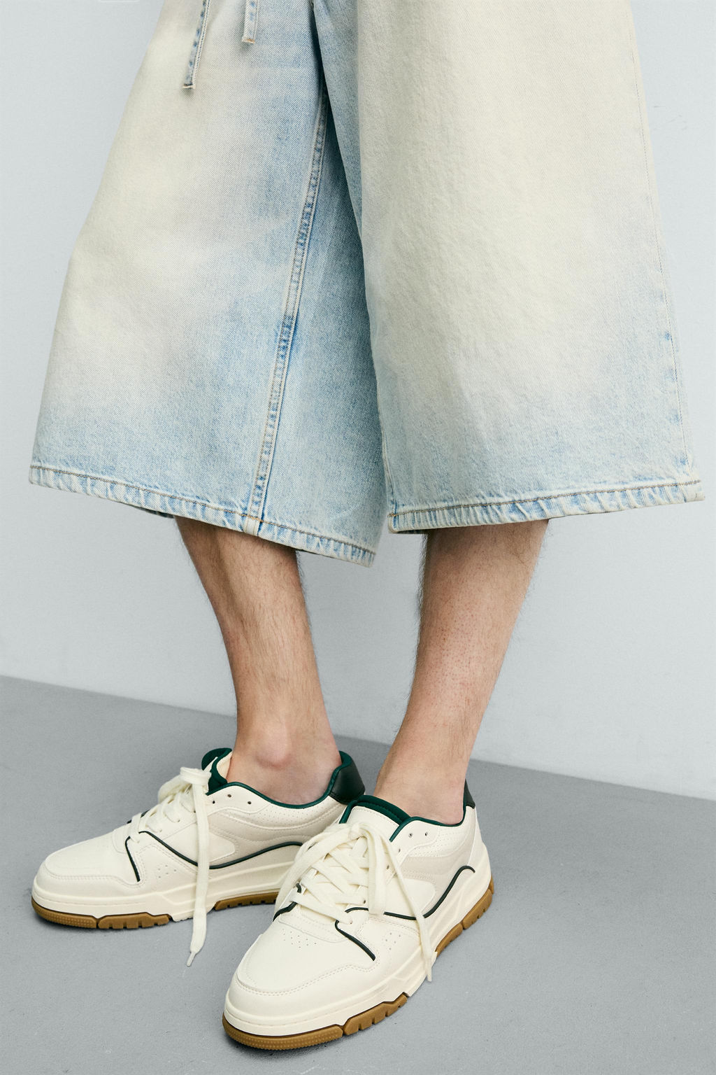 ZAPATILLA ESTILO RETRO / Blanco