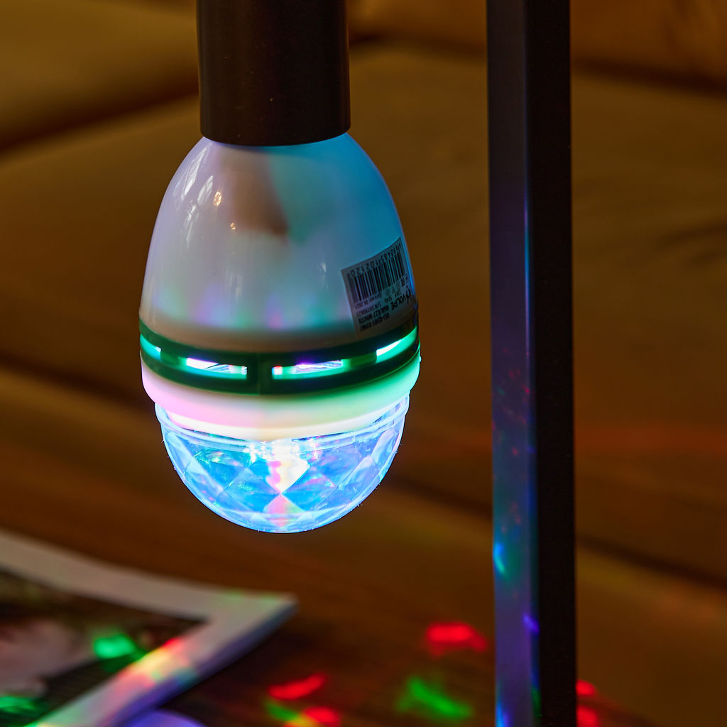 Светодиодный светильник-проектор ULI-Q301. Серия DISCO, многоцветный. ТМ VOLPE. Работа от сети 220В. Для установки в электропатрон Е27. Цвет корпуса белый.