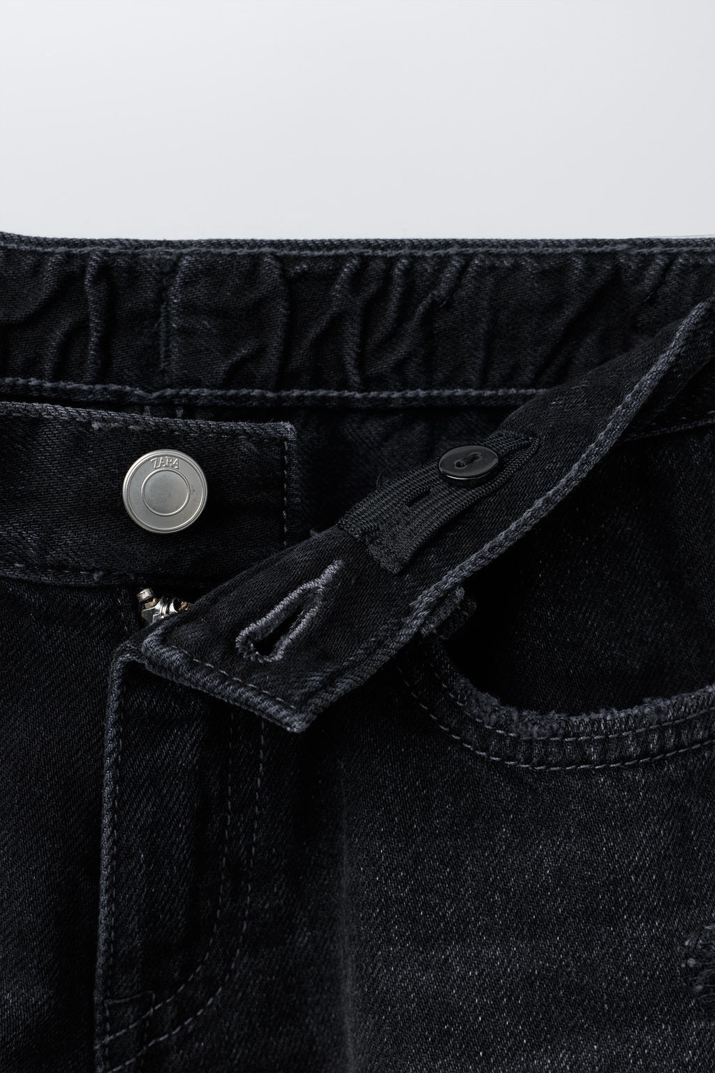 BERMUDA DENIM ROTOS / Negro - Zara фото 3