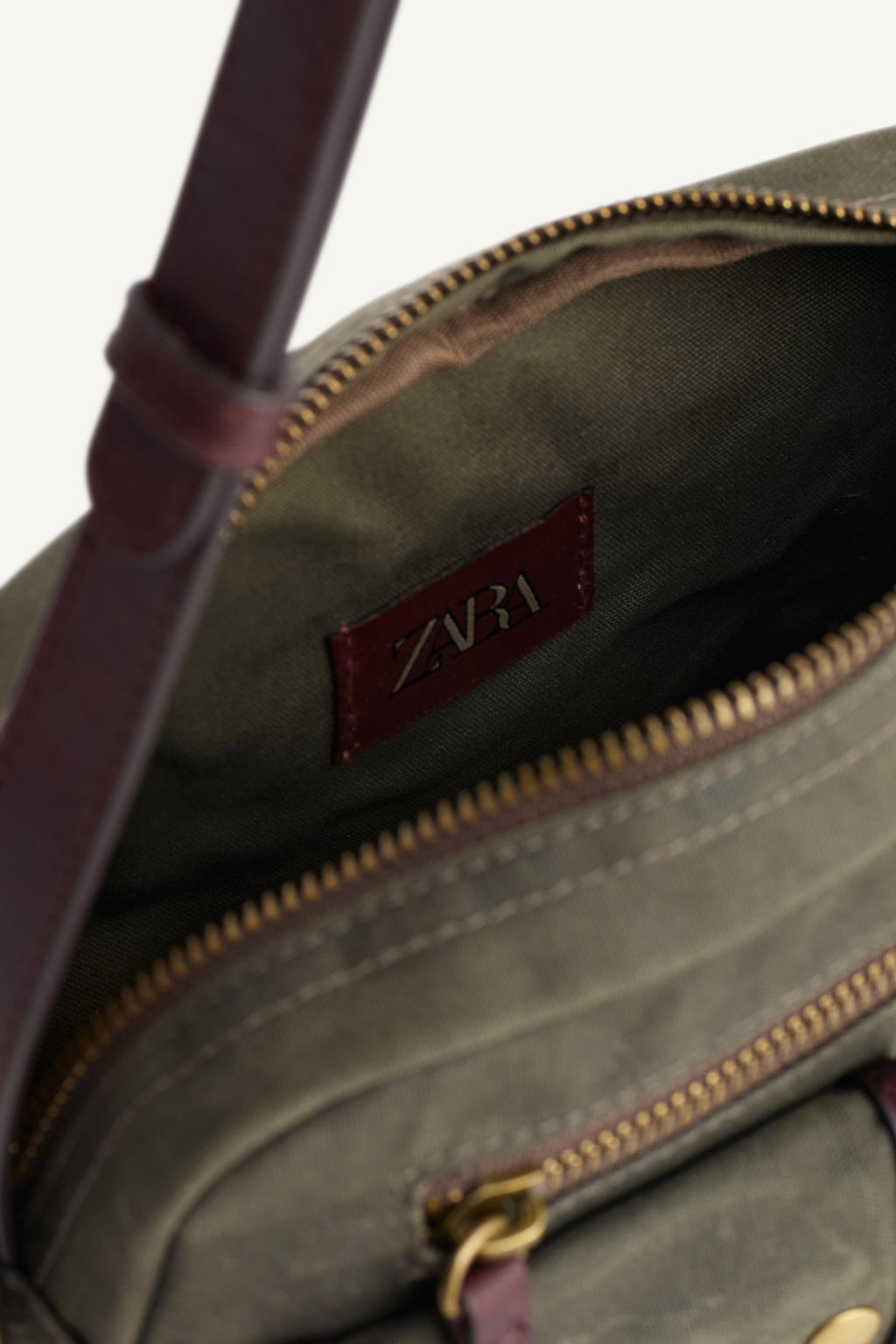 LIMITED EDITION CROSSBODY BAG WITH POCKET