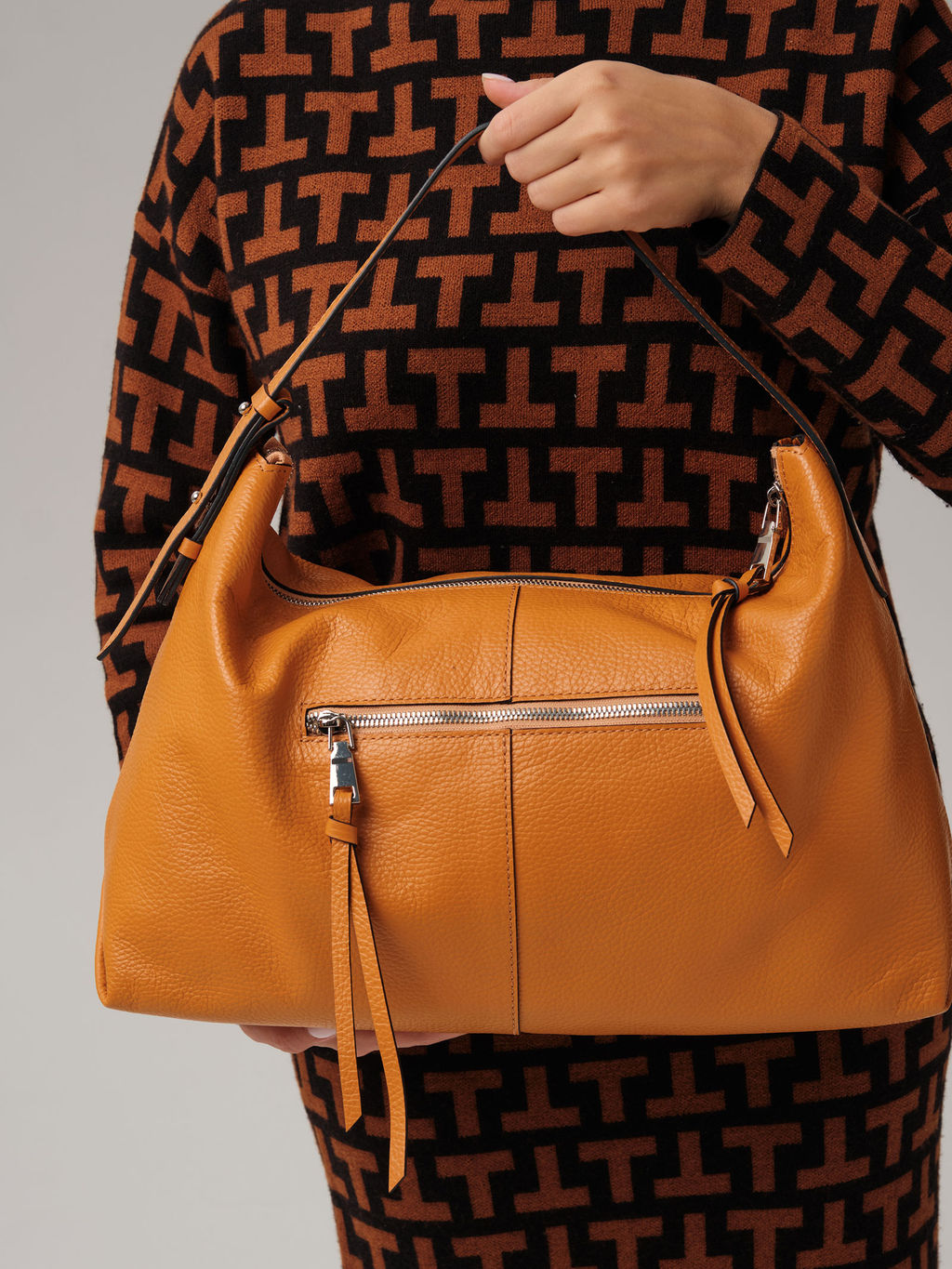 Сумка Deboro 30369 оранжевый карандаш