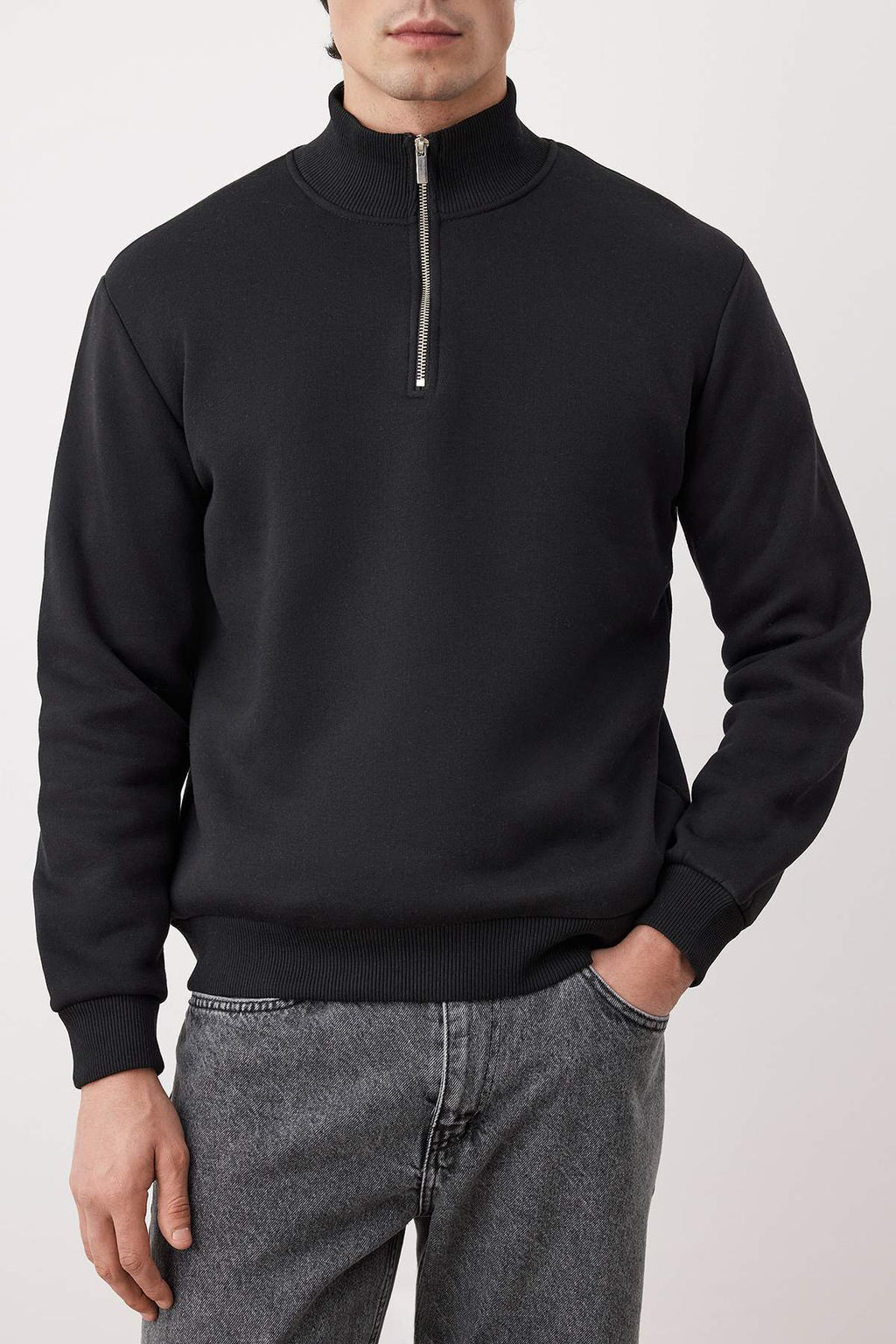 Siyah Regular/Normal Kesim Dik Yaka Kal?n Ici Polarl? Sweatshirt TMNAW26SW00021 - Trendyolmilla фото 3