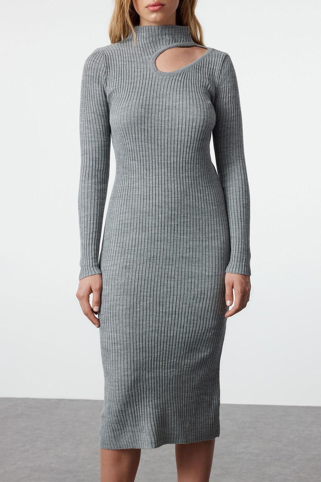 TRENDYOLMILLA Murdum Midi Triko Cut Out/Pencere Detayl? Elbise TWOAW24EL00028 фото 20