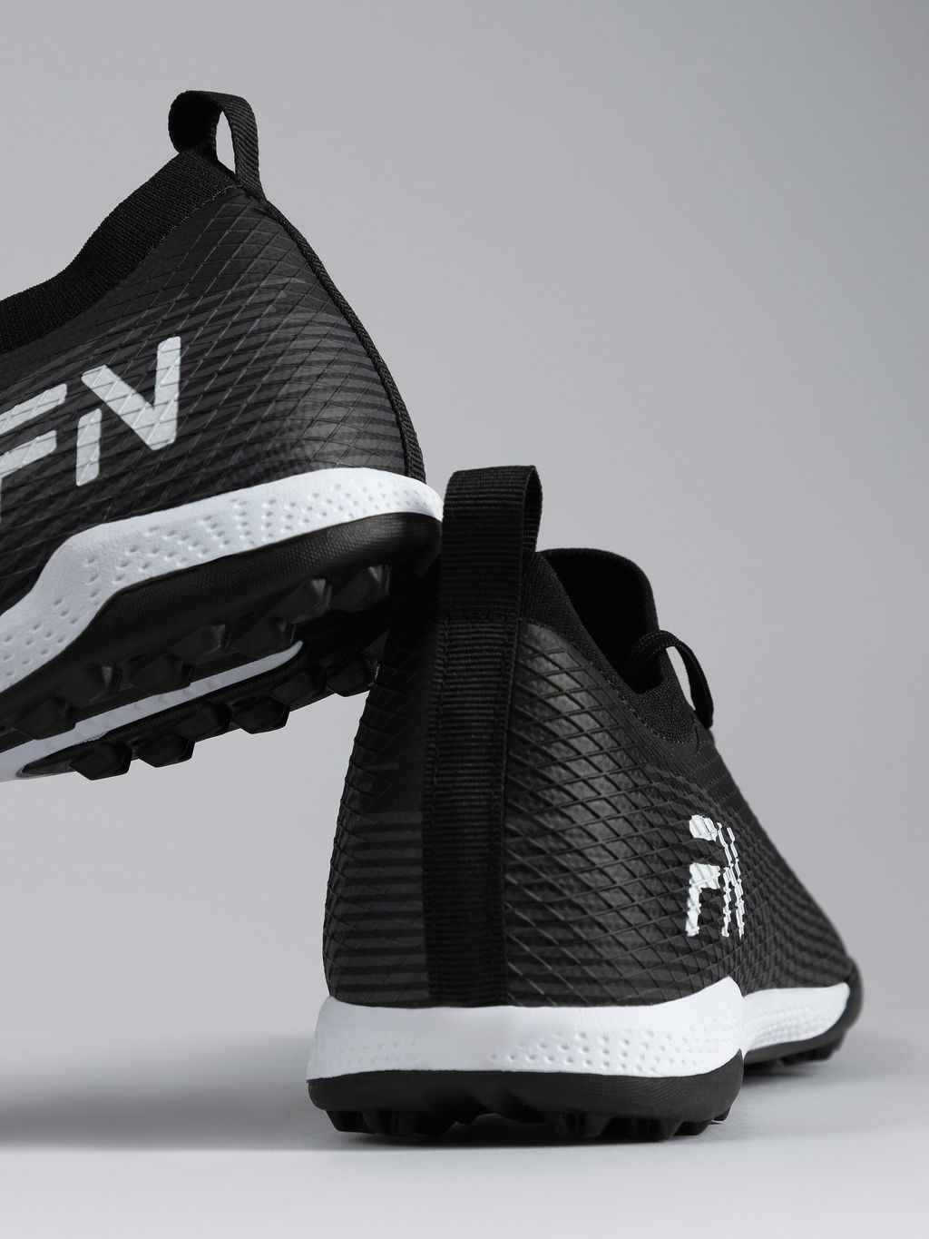 Детские шиповки FN Balance Kid (TF) Black