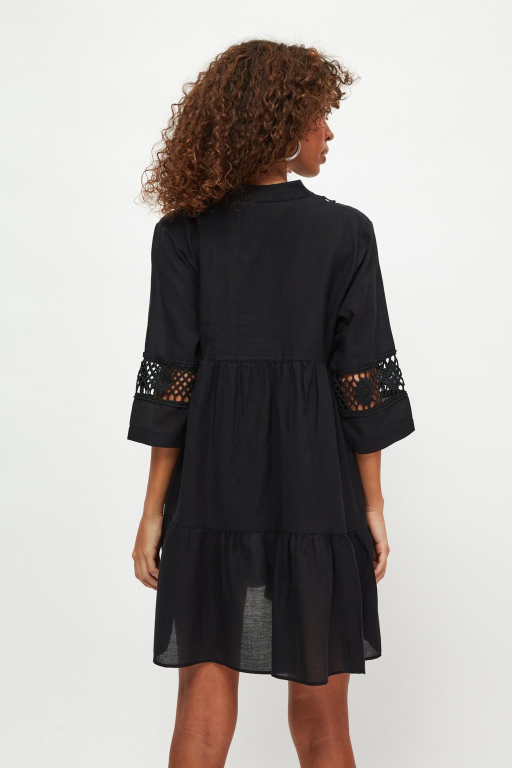TRENDYOLMILLA Siyah Dokuma %100 Pamuk Dantelli Mini Plaj Elbisesi TBESS20EL0854  фото 9