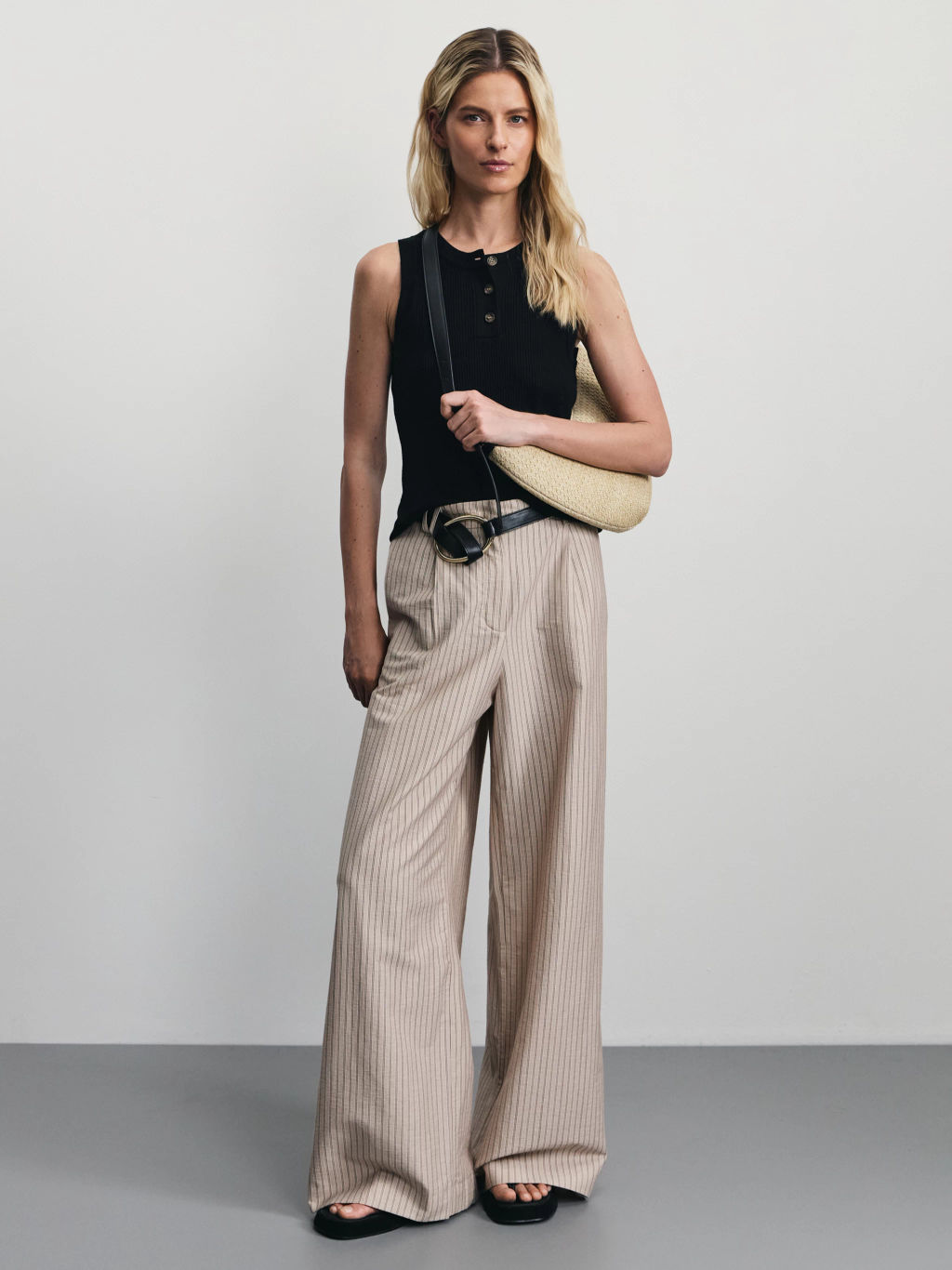 Майка из вискозы в рубчик / Zarina  фото 2