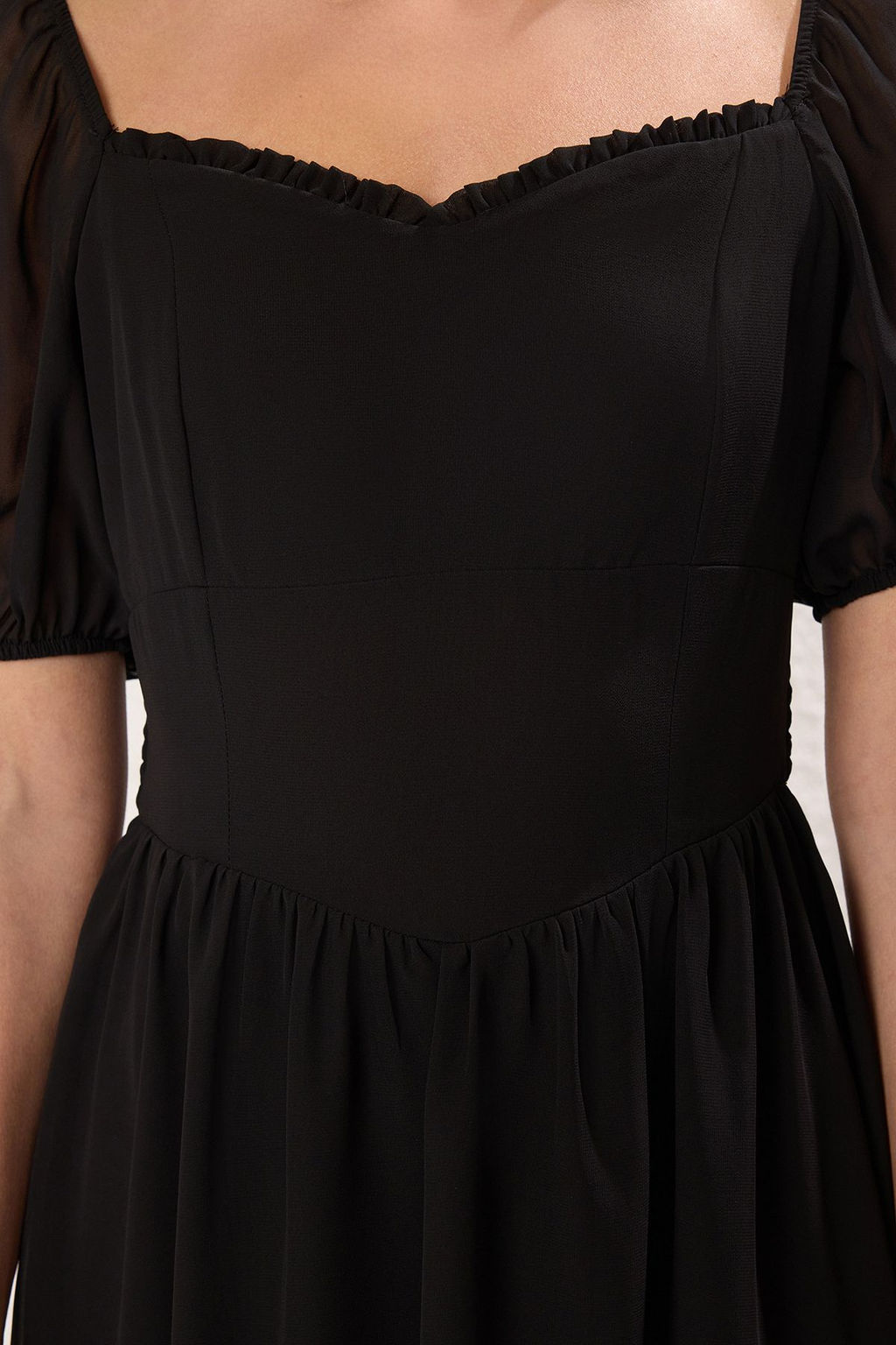 Siyah Duz Etegi Belden Ac?lan Balon Kol Mini Dokuma Elbise TWOSS25EL00276 - Trendyolmilla фото 3