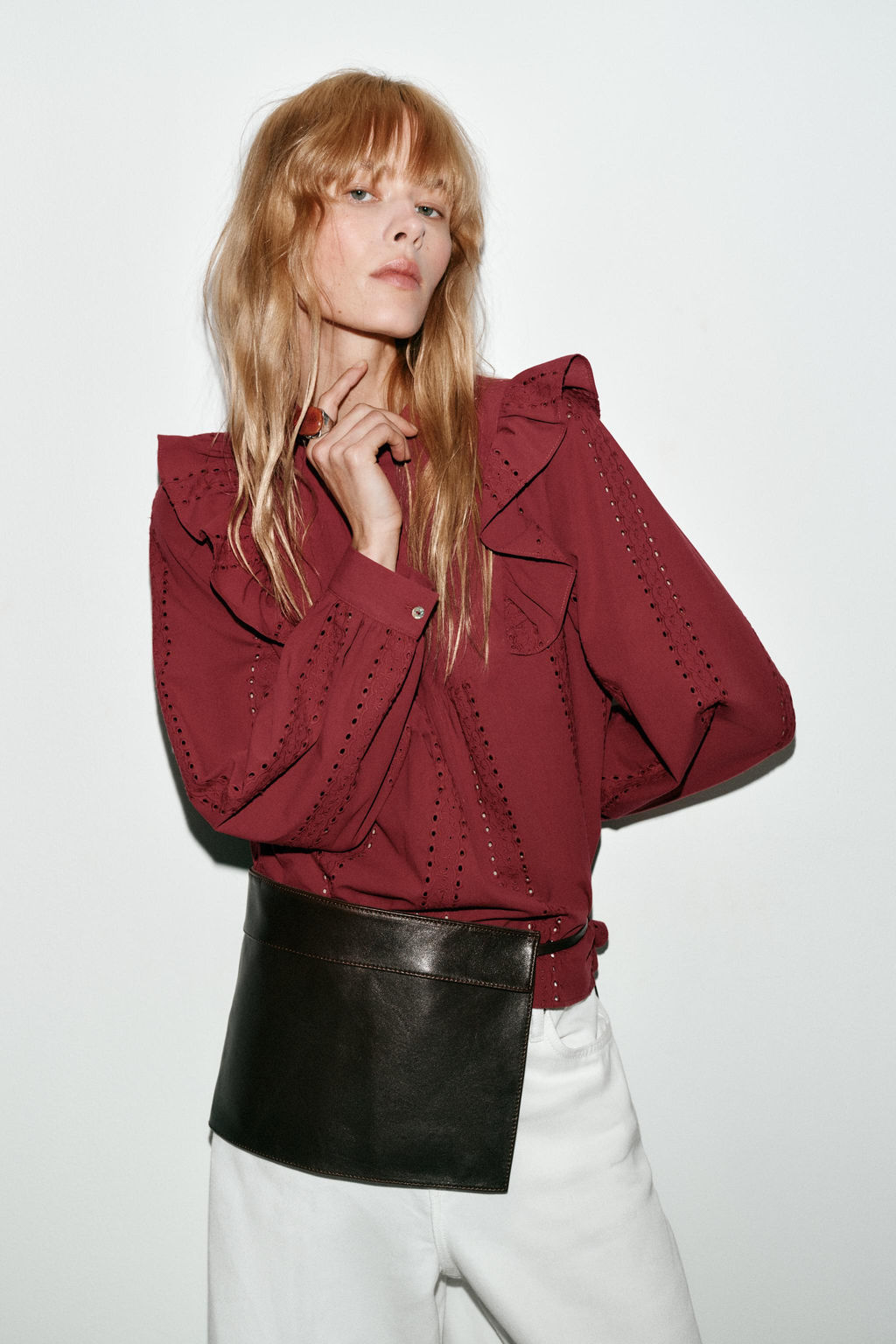 ROMANTIC BLOUSE WITH CUTWORK EMBROIDERY - Zara фото 3