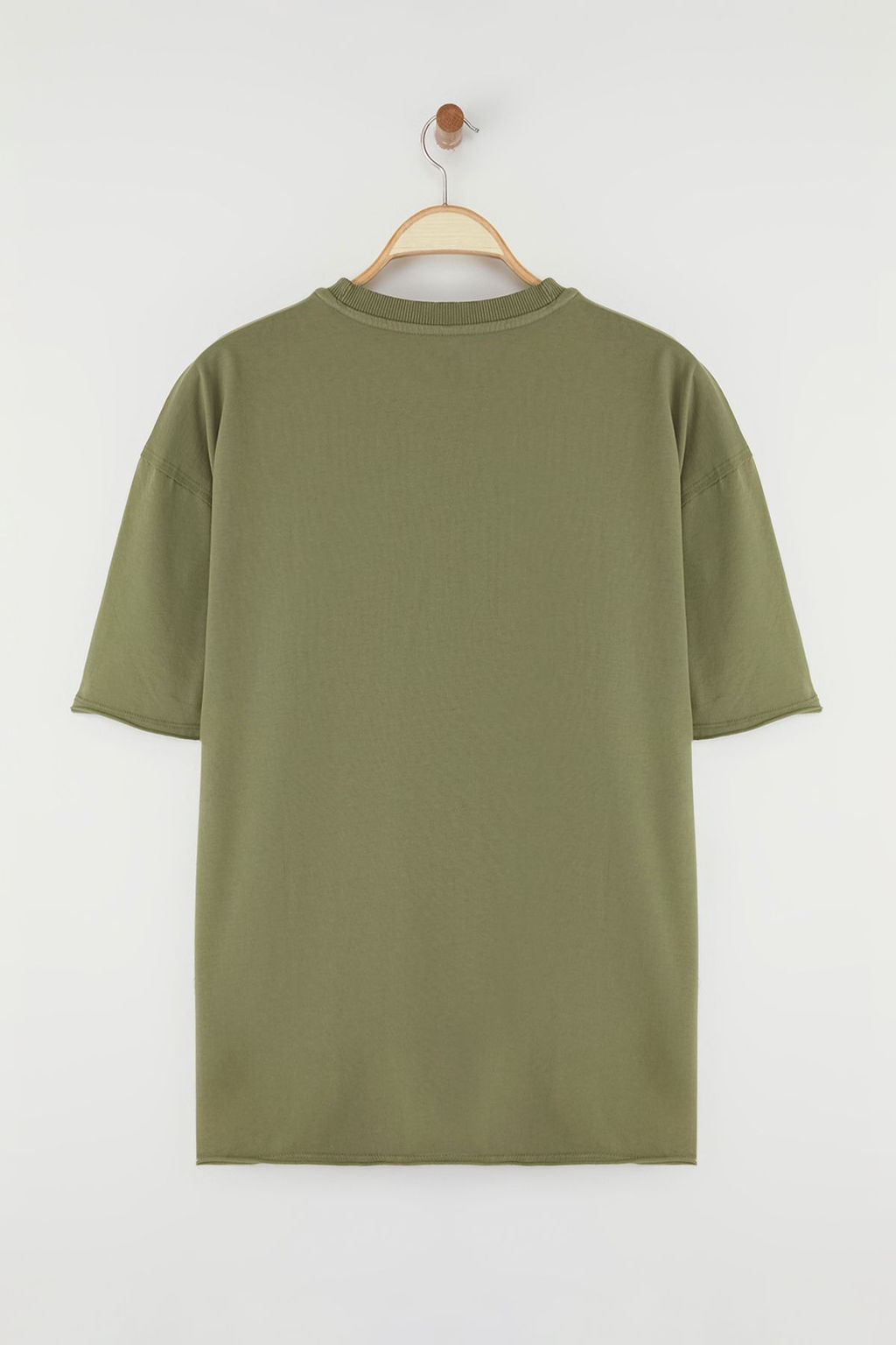 Trendyolmilla Man Haki Oversize/Genis Kesim Eskitme/Y?kama Gorunumlu %100 Pamuklu T-Shirt TMNSS25TS00077  фото 7