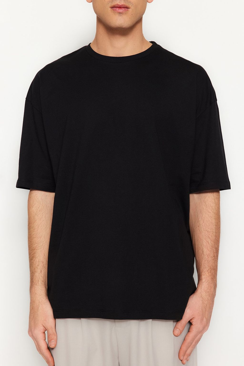 TRENDYOL MAN Siyah Oversize/Genis Kesim Sanatsal S?rt Bask?l? Orme T-Shirt TMNSS23TS00151 - Trendyolmilla фото 7