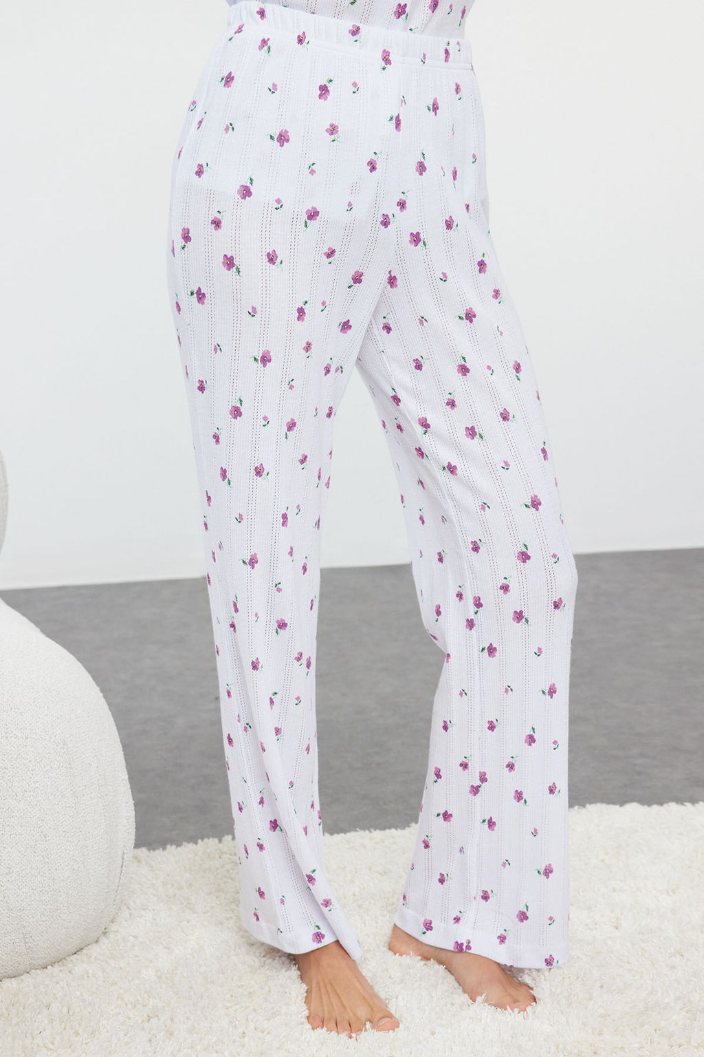 Trendyolmilla Beyaz %100 Pamuklu Cicekli Ajurlu/Delikli Fitilli Orme Pijama Tak?m? THMAW25PT00057