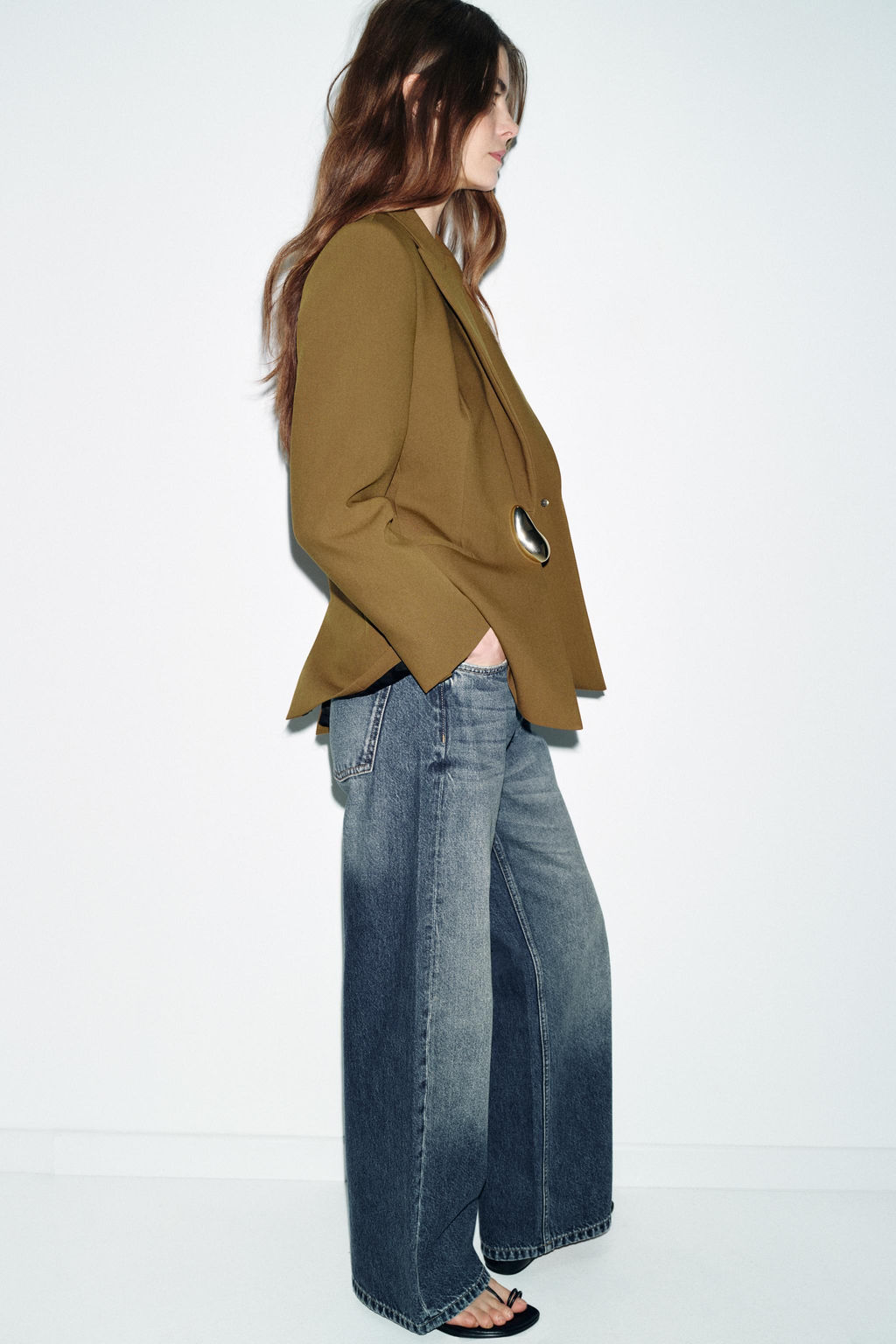 FITTED BLAZER WITH GOLDEN HARDWARE - Zara фото 12