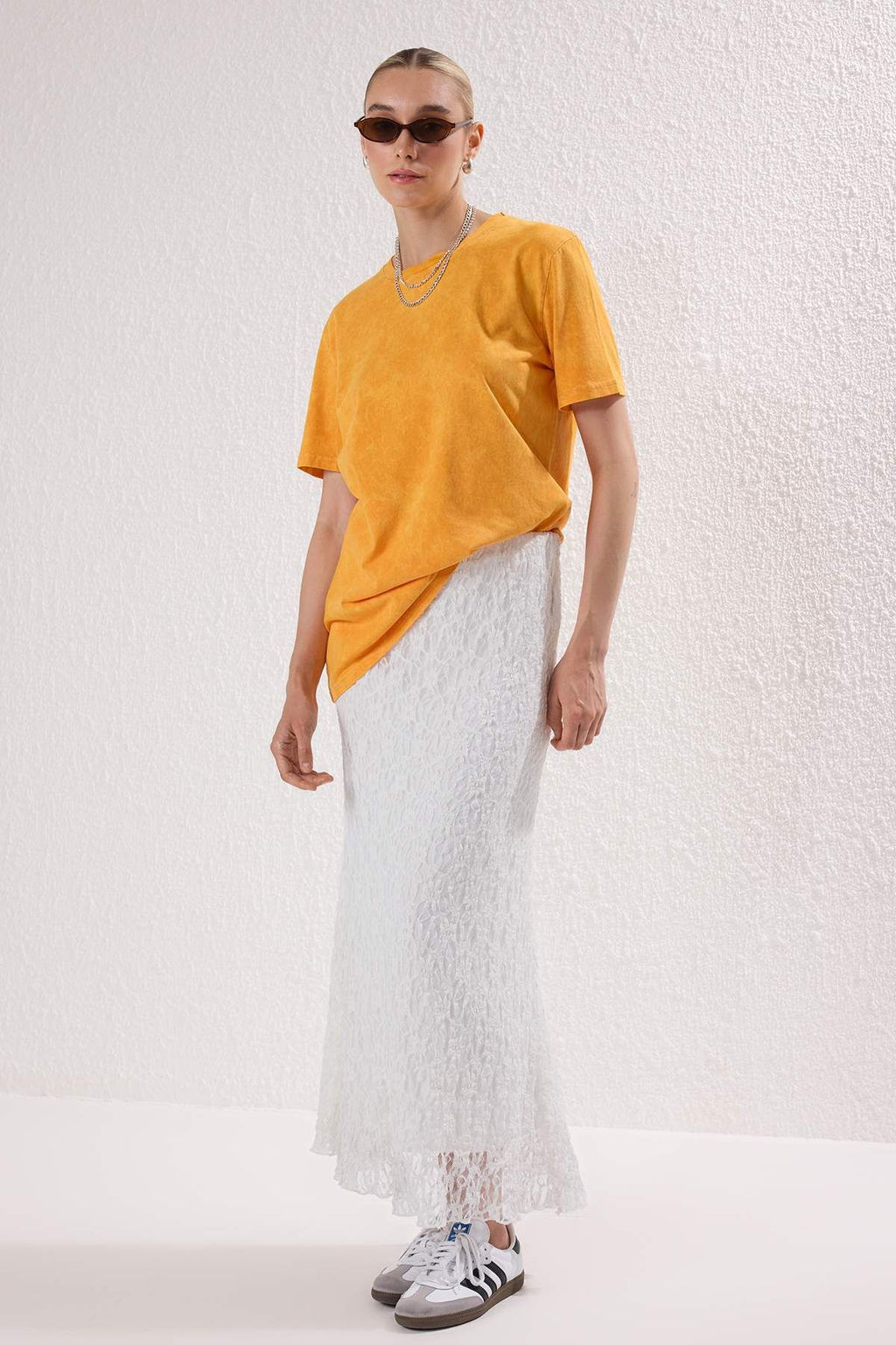 Trendyolmilla Turuncu Y?kamal?/Soluk Efektli Regular/Normal Kal?p Orme T-Shirt TWOSS25TS00211  фото 2