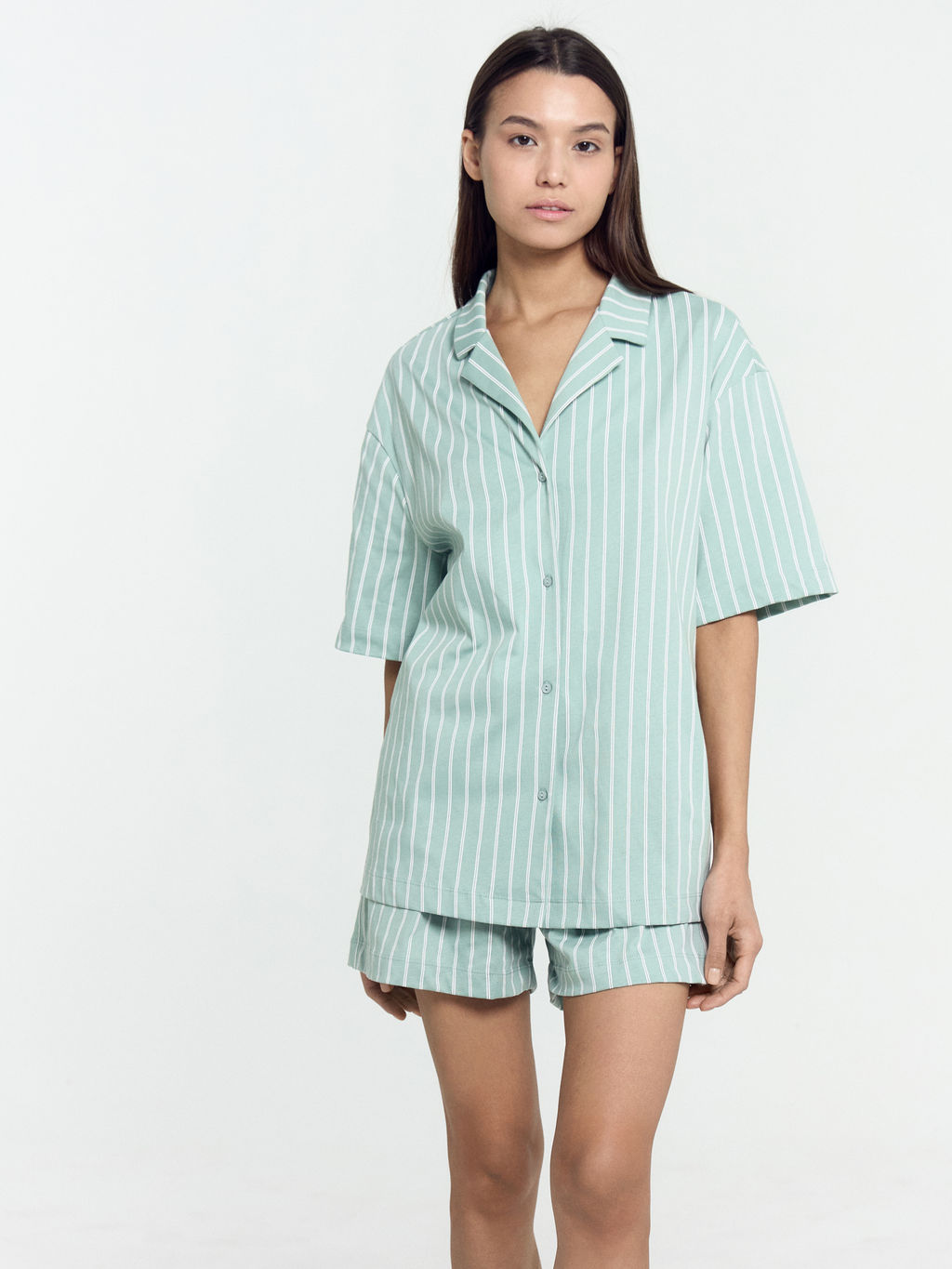 Комплект женский (жакет, шорты) зеленый в полоску - Mark formelle фото 5