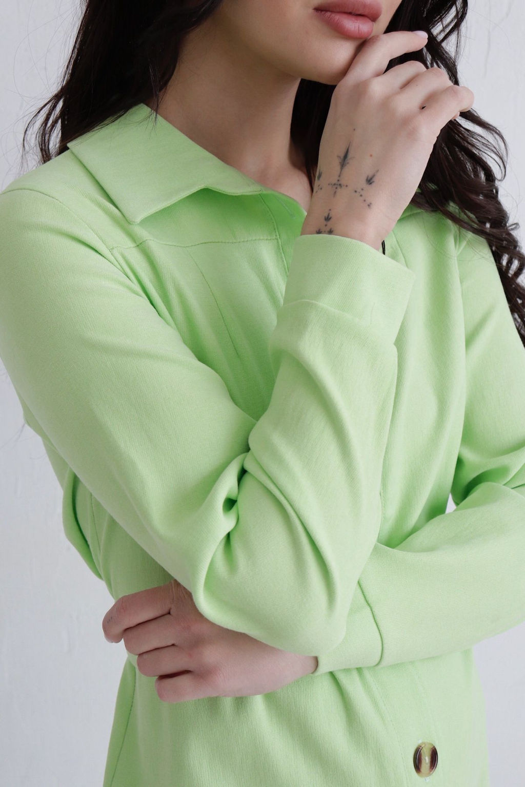 Платье-рубашка из микровельвета салатовое - Martichelli фото 5
