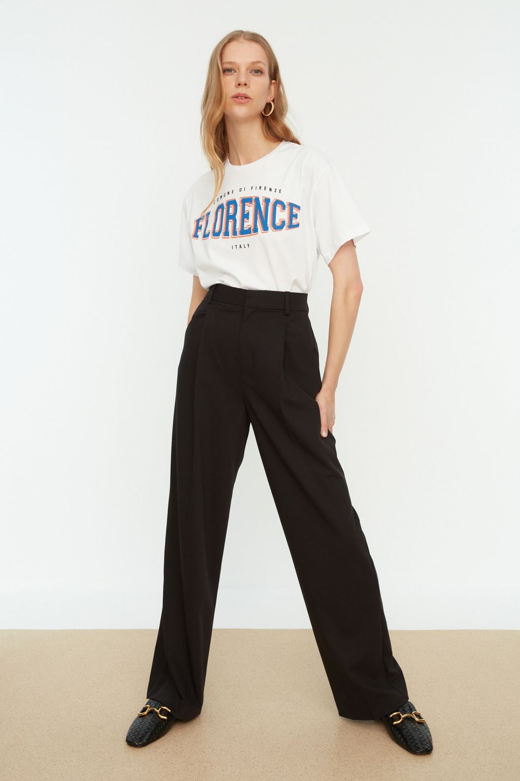 TRENDYOLMILLA Beyaz %100 Pamuk Bisiklet Yaka Bask?l? Oversize/Genis Kal?p Orme T-Shirt TWOSS22TS0994  фото 9