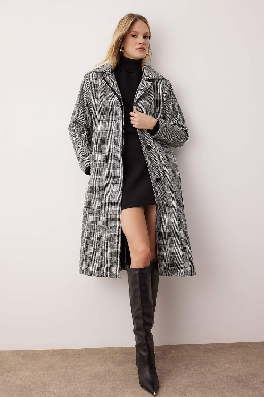 Cok Renkli Ekose Desenli Mono Kapama Uzun Oversize Kaban TWOAW26KB00049 - Trendyolmilla фото 4