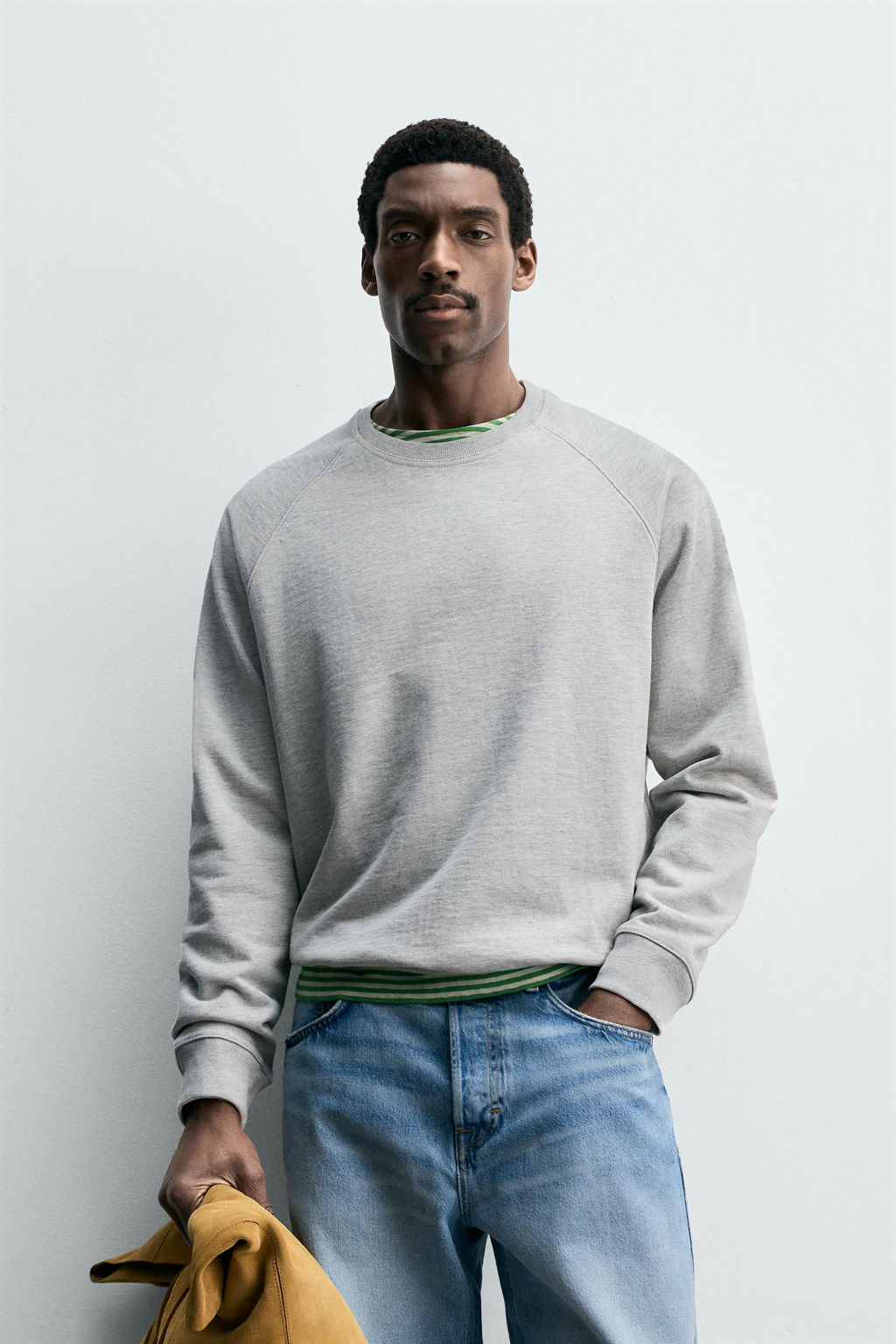 SUDADERA CREWNECK LAVADA B?SICA / Gris vigor? - Zara фото 2