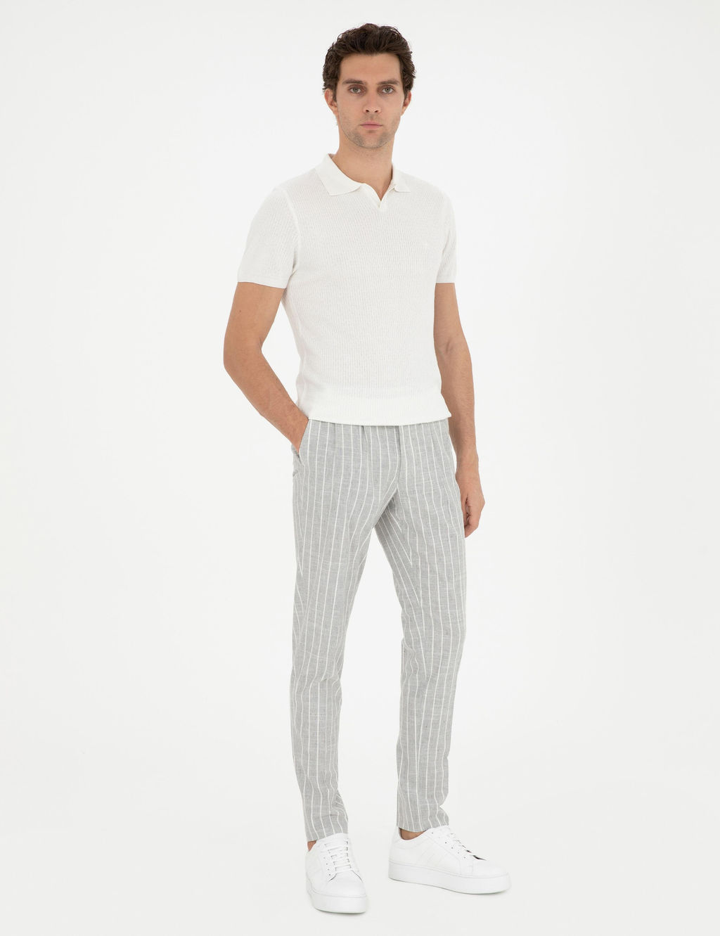 Светло-серые полосатые брюки из смесового льна для папы