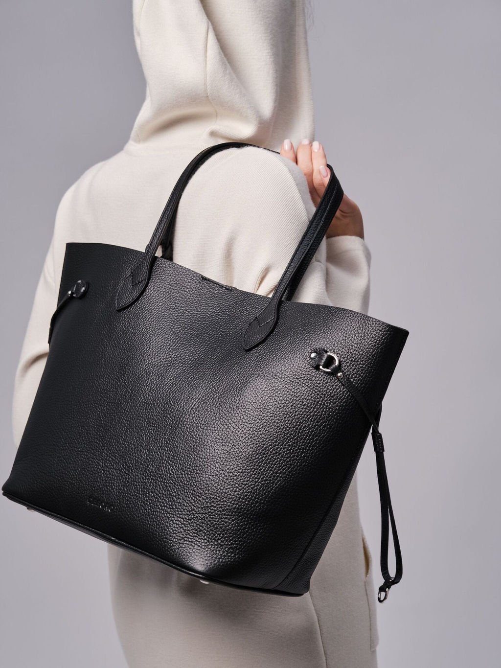 Сумка кожаная шоппер Deboro 30890 черная