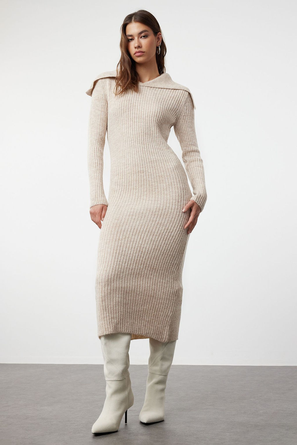 TRENDYOLMILLA Antrasit Midi Triko Yumusak Dokulu Devrik Yaka Elbise TWOAW25EL00016  фото 8